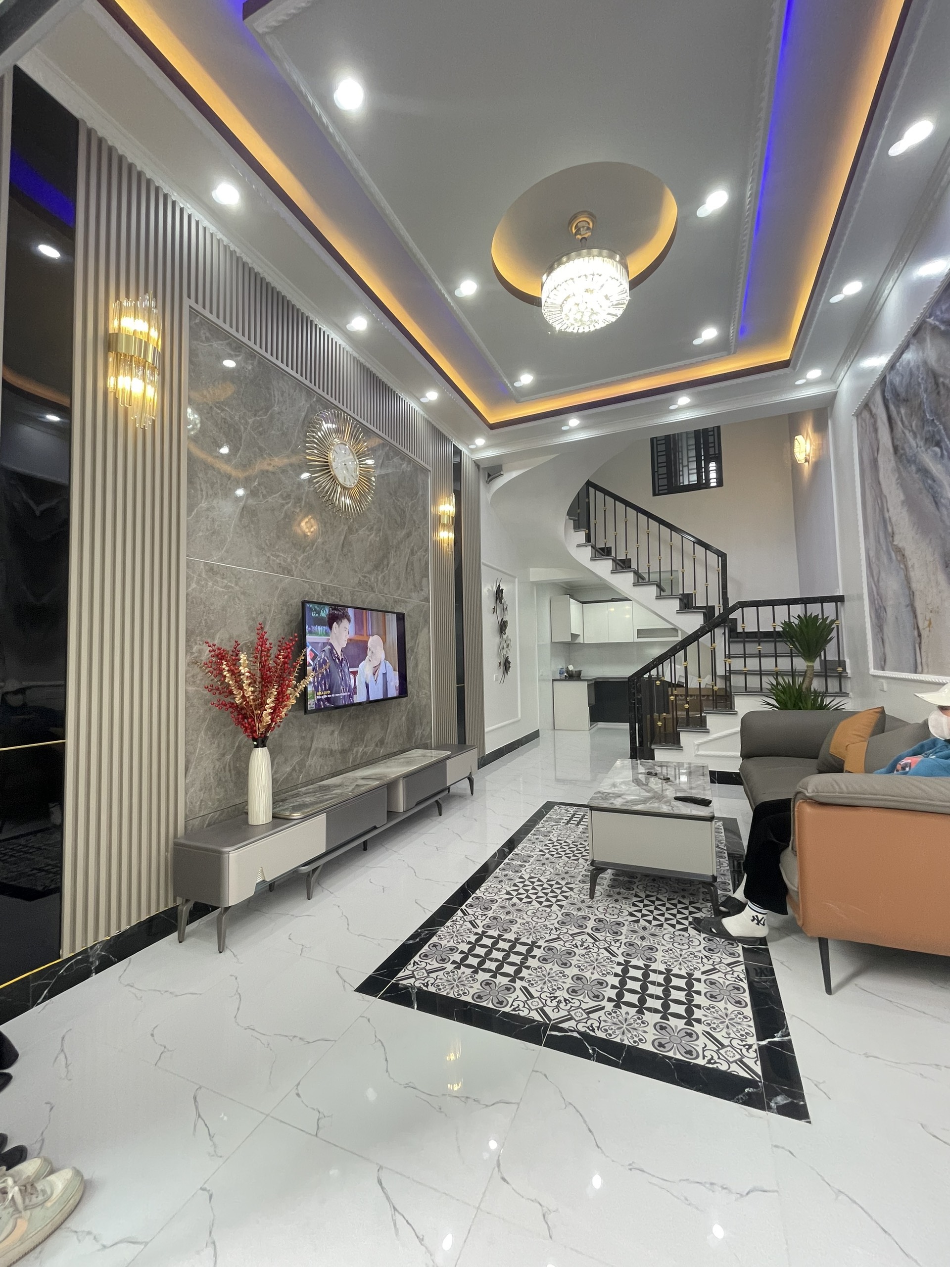 BÁN NHÀ MIẾU HAI XÃ OTO ĐỖ CỬA NGAY GẦN MẶT ĐƯỜNG MIẾU HAI XÃ