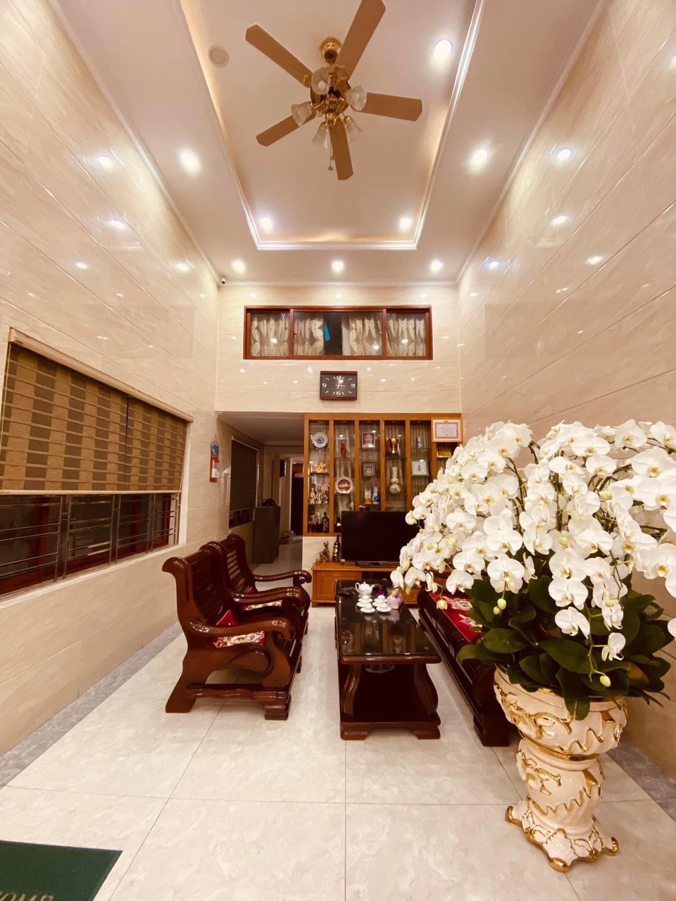 Bán nhà Nguyễn Bỉnh Khiêm 80m xây 2.5 tầng ô.tô vào nhà GIÁ 3.95 tỉ ngay Lạch Tray