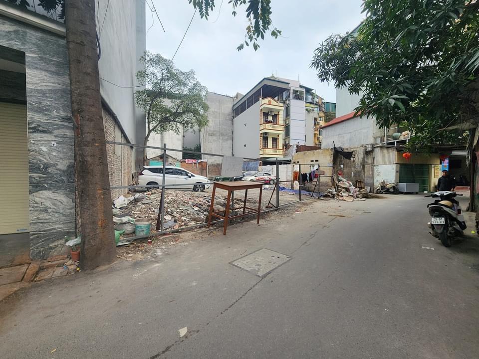 CẦN BÁN ĐẤT - YÊN HOÀ - CẦU GIẤY - XÂY CCMN - DT 95 M2 - MT 4,5M - GIÁ 11,5 TỶ