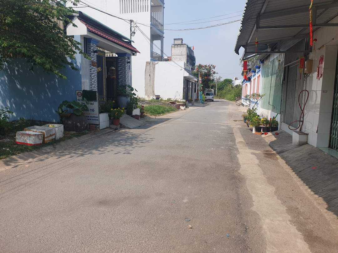 BIỆT THỰ SÂN VƯỜN- CÁCH LOTER MART 7KM - CHỈ 30 TRIỆU /1M NGUYỄN VĂN TAO- LONG THỚI - NHÀ BÈ