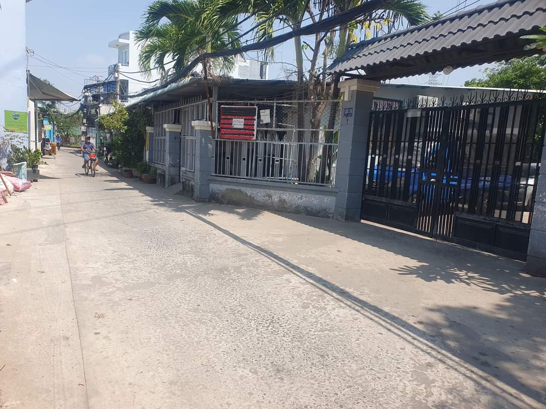 NGANG LỚN NHÀ MỚI - KINH DOANH BUÔN BÁN SẦM UẤT - XE HƠI NGỦ TRONG NHÀ