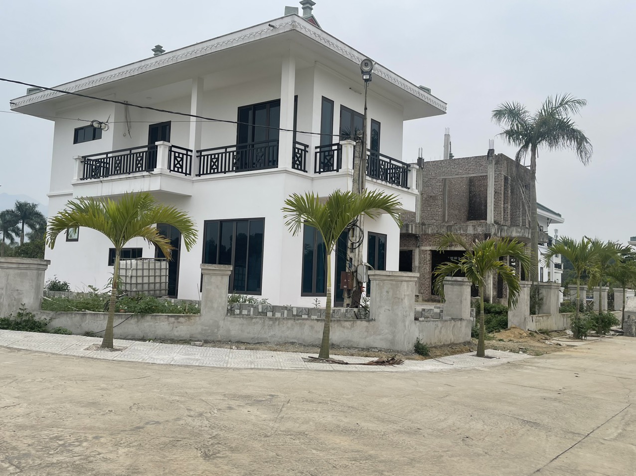 Cần bán 2000M 350mđất ở mặt tiền 80m nằm cạnh khu phân lô oasis giá 5,xtr/m