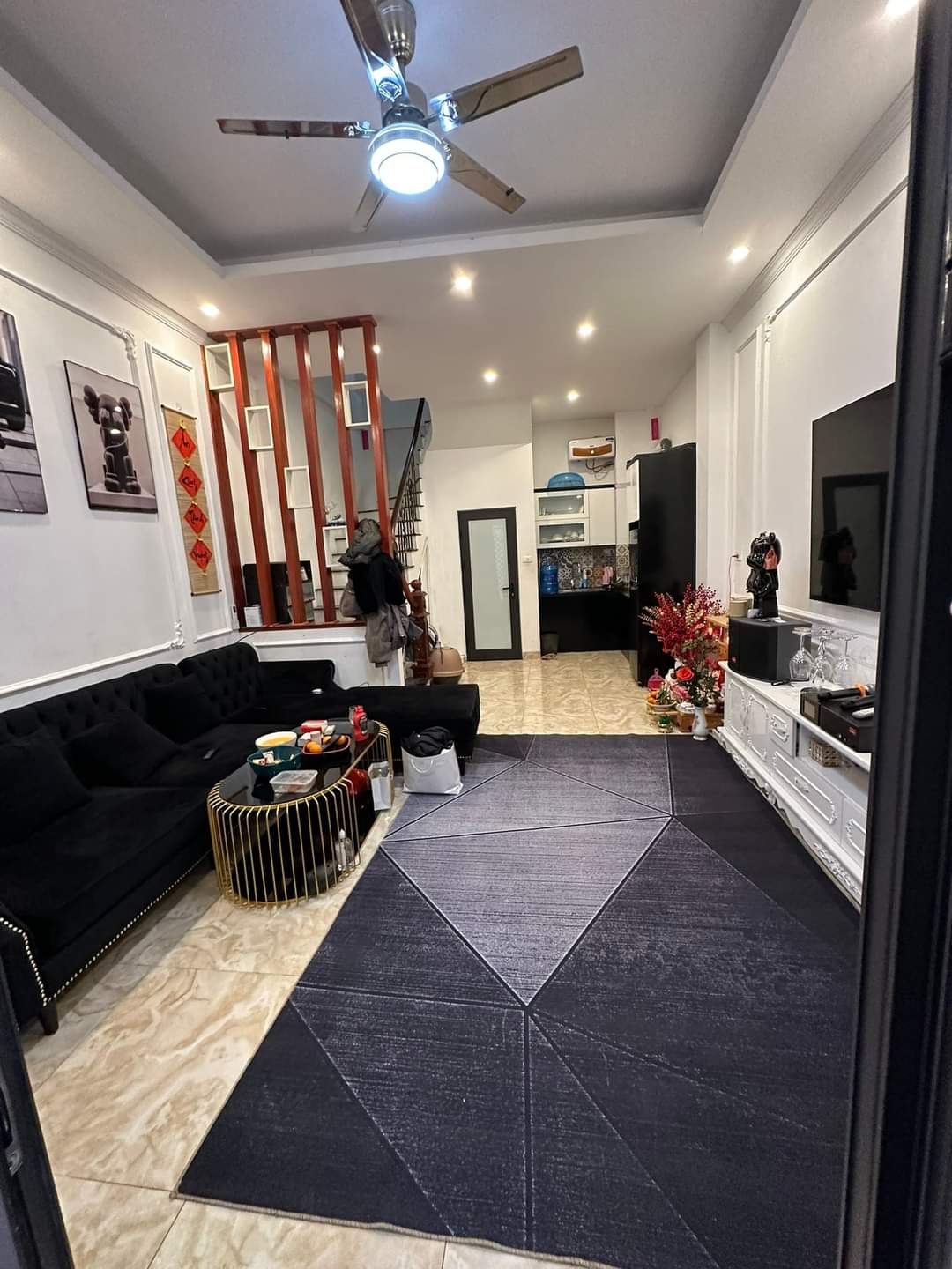 SIÊU PHẨM LONG BIÊN MỚI 95% - Ô TÔ ĐỖ CỬA TẶNG LẠI NỘI THẤT SANG TRỌNG - DT 34M2, GIÁ 3,3 TỶ.