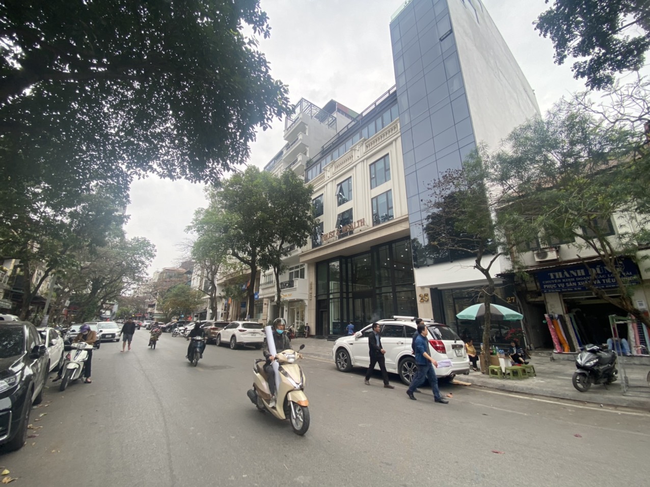 Bán nhà lô góc 1194 Láng 40m2x4T, full nội thất- gần phố- KD, giá 5,3 tỷ