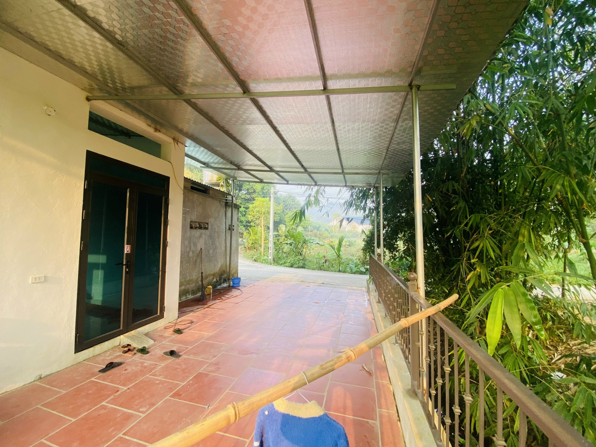 620TR CÓ NGAY LÔ ĐẤT SẴN NHÀ ĐẸP KHANG TRANG , BÁM SUỐI CÁCH QLO 6 KHOẢNG 1.5KM