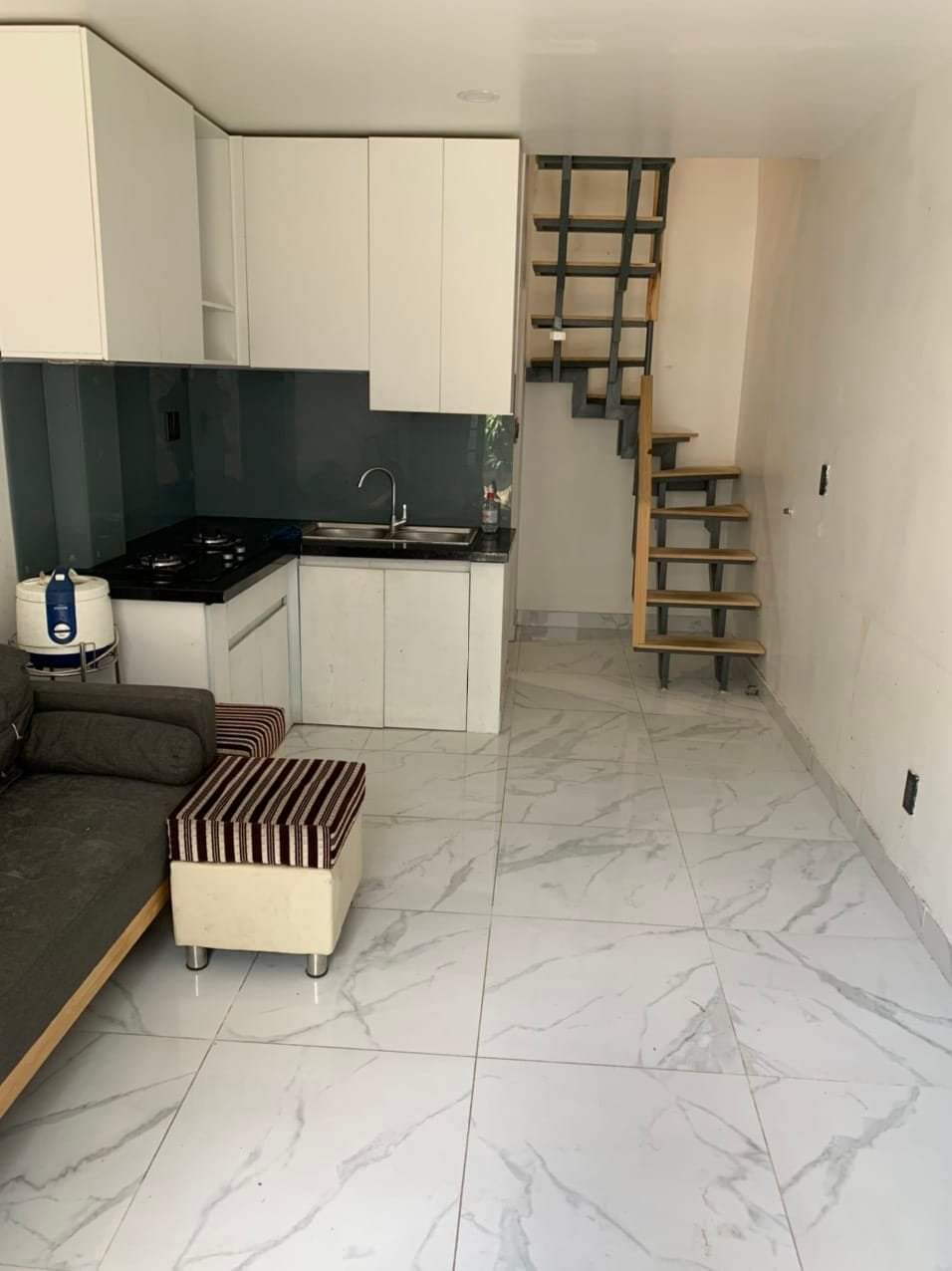 Bán nhà giá rẻ ngay chợ 1xx tỷ huỳnh tấn phát quận 7.