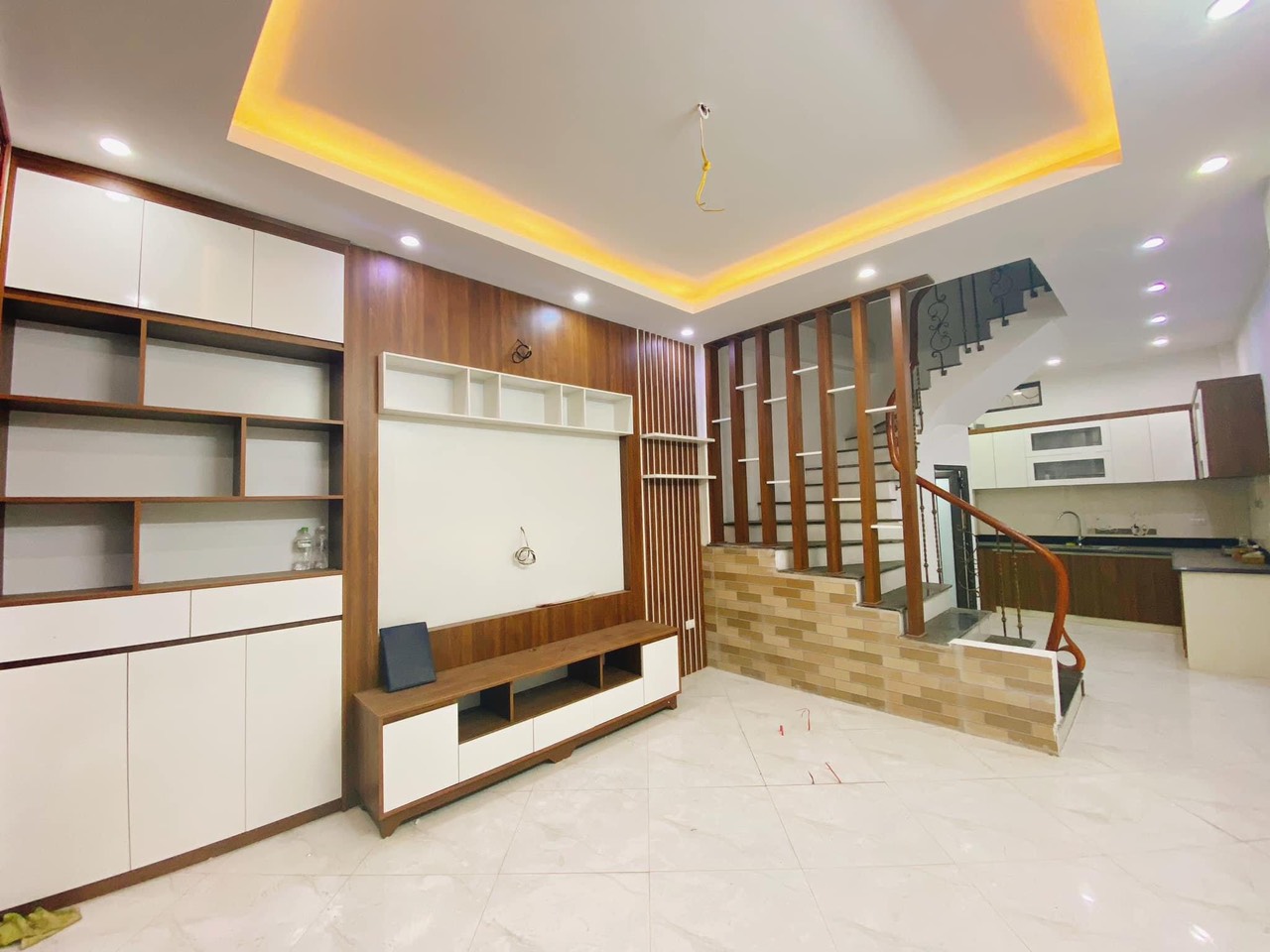 Bán nhà gần mặt phố Cầu Giấy 4 tầng, 32m, 4 ngủ. Giá nhỉnh 3 tỷ.