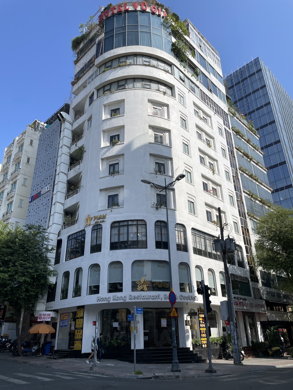 Bán khách sạn đường Bùi thị xuân, P.bến thành, Q.1, Dt: 4 x 19m, 71 m2, 10 Tầng, 67 Tỷ.