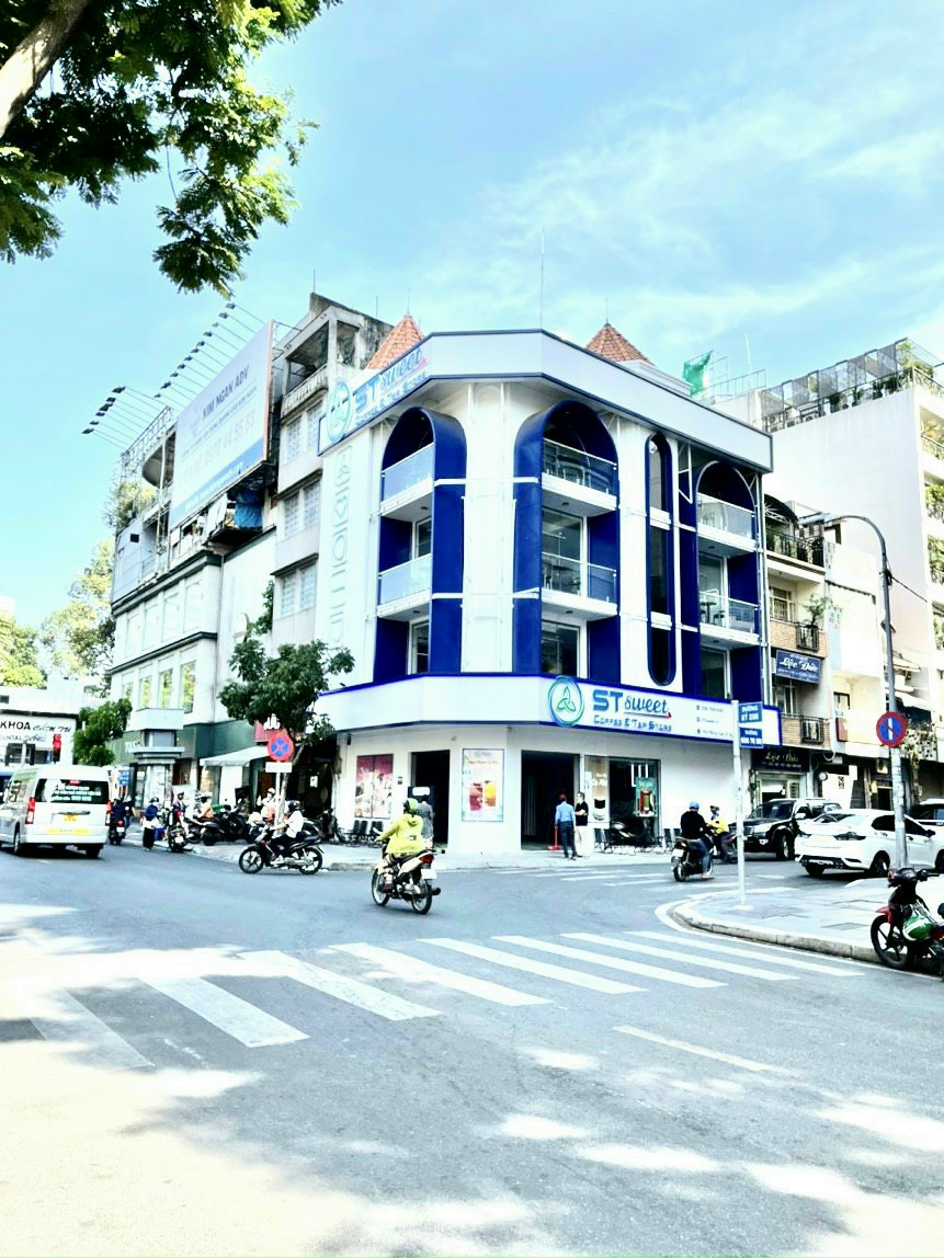 Cho Thuê nhà góc 2 mặt tiền Ký Con 5 lầu sẵn thang máy giá chỉ 200tr còn TL