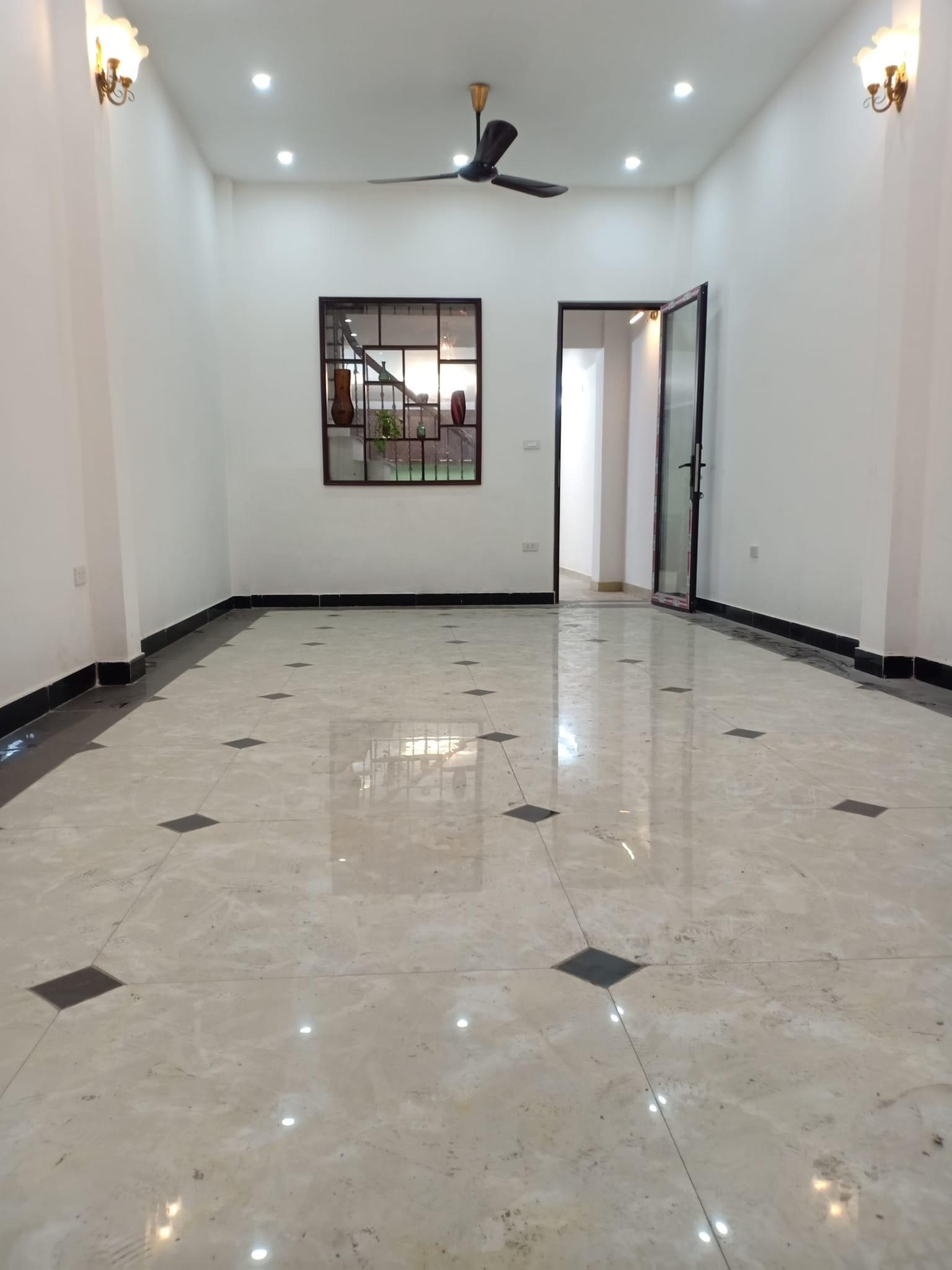 Bán Nhà Ngõ 92 Giáp Bát, nội thất xịn , nhà mới