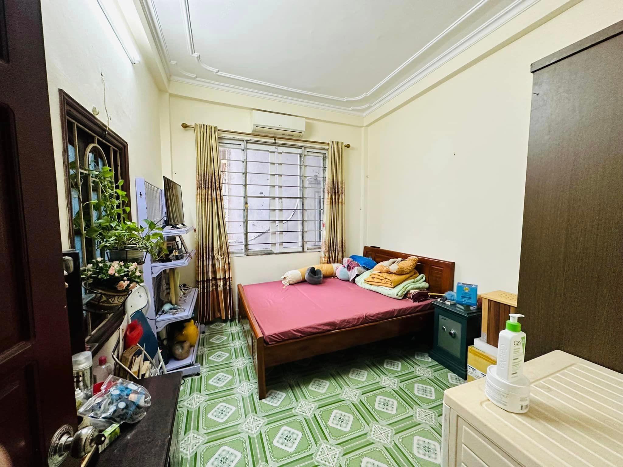 BÁN NHÀ ĐỐNG ĐA- CHỢ KHÂM THIÊN DT 34M2 X 5.4M GIA CHỈ 3.2 TỶ - DOANH THU 9TR-SÂN RỘNG