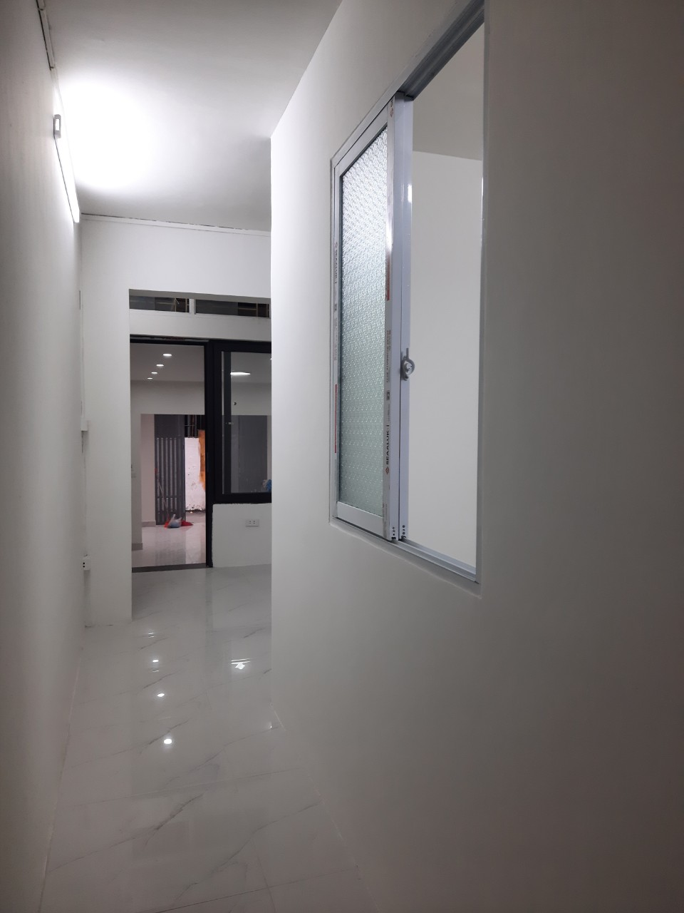 Bán Nhà TẬP THỂ TẦNG tiện kinh doanh online – Ô TÔ QUA – XUNG QUANH RẤT NHIỀU TRƯỜNG ĐẠI HỌC – TRƯỜNG CẤP 3 , TIỂU HỌC – NGÃ TƯ NGUYỄN TRÃI , NGUYỄN XIỂN