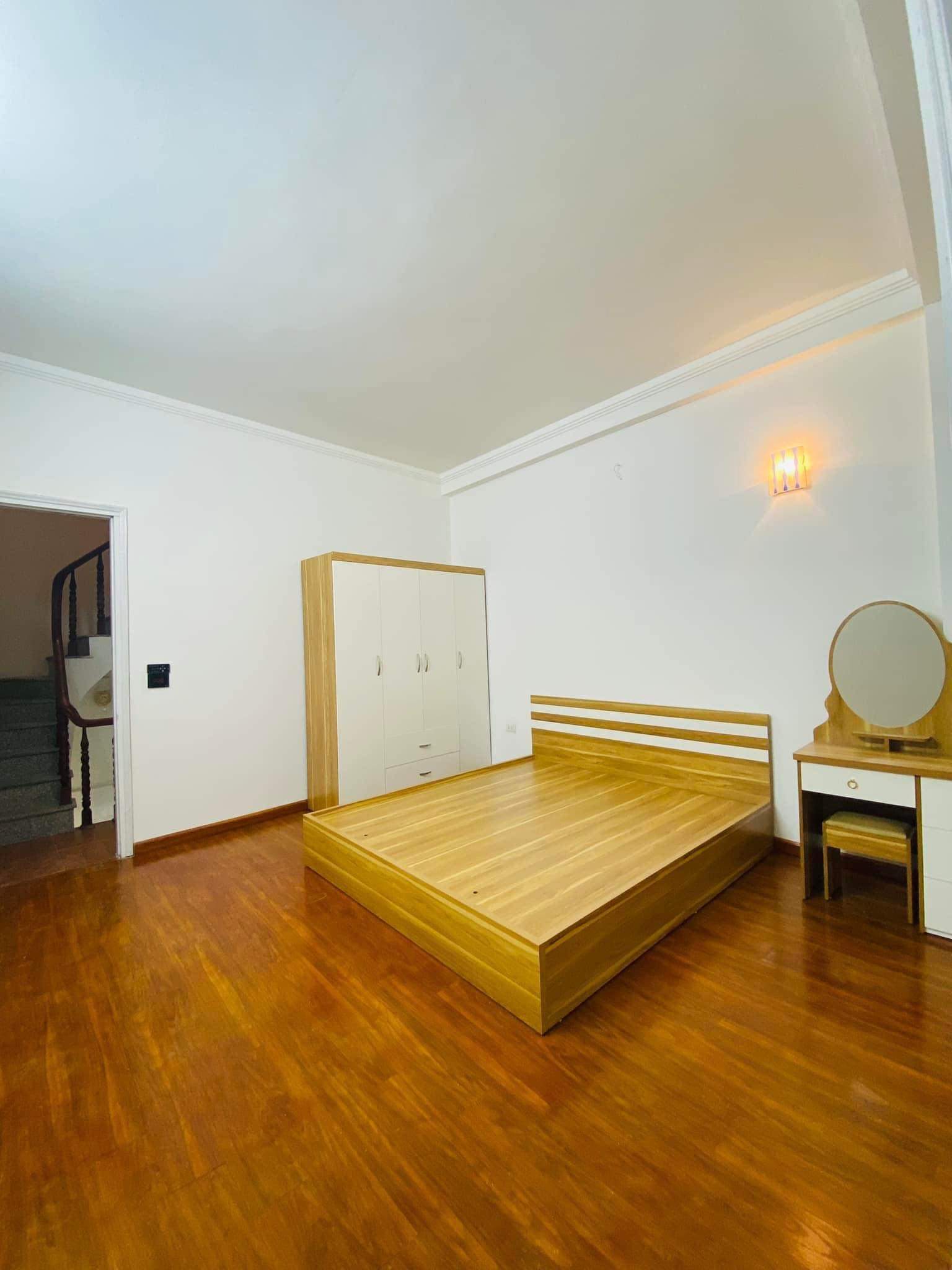 Bán nhà ngõ 197 Hoàng Mai, ngõ rộng, nông, gần ô tô, 35m2 5 tầng, 3,6 tỷ