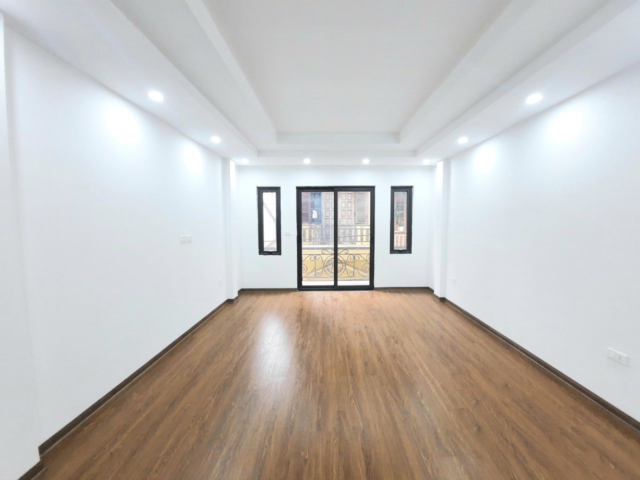 Bán nhà ngõ 24 Kim Đồng, phân lô ô tô tránh, kinh doanh, vỉa hè rộng, 45m2 6 tầng