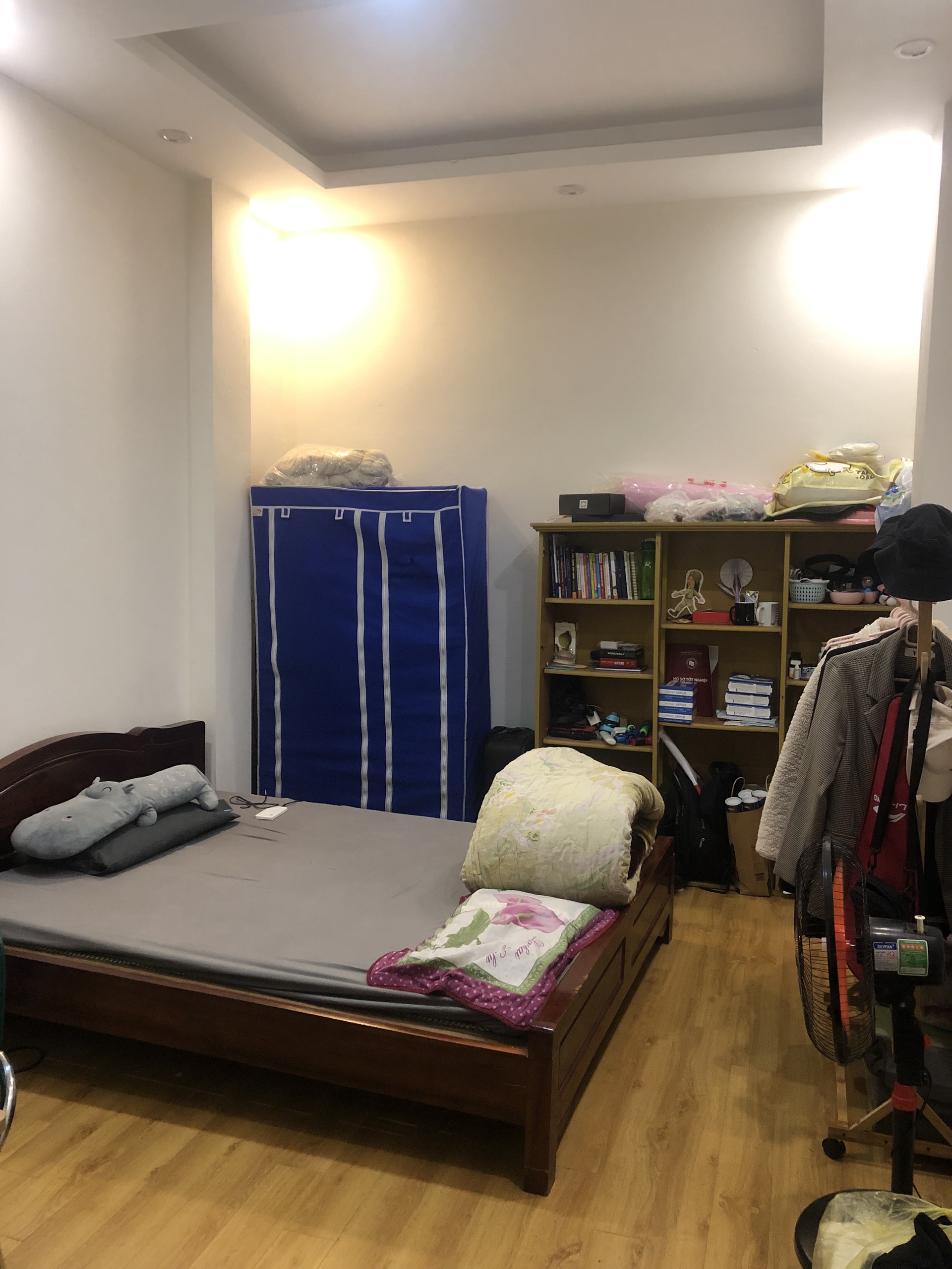 Cho thuê nhà ngõ 441 Vũ Hữu, 45m2 x 4 tầng, 4 ngủ, đủ đồ, 13.5 triệu/tháng