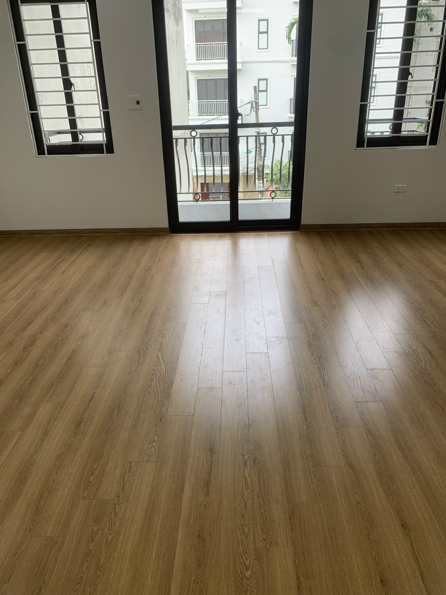 BÁN NHÀ - LÔ GÓC - OTO LÙI CỬA - KINH DOANH ONLINE