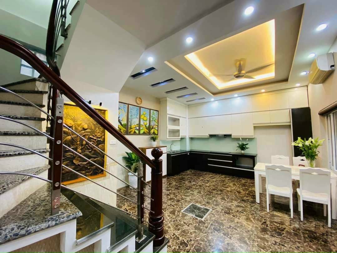 Bán nhà 5 tầng, ngõ thoáng_đường thông_dân cư văn minh, dân trí cao. 47m x 6.8m MT.