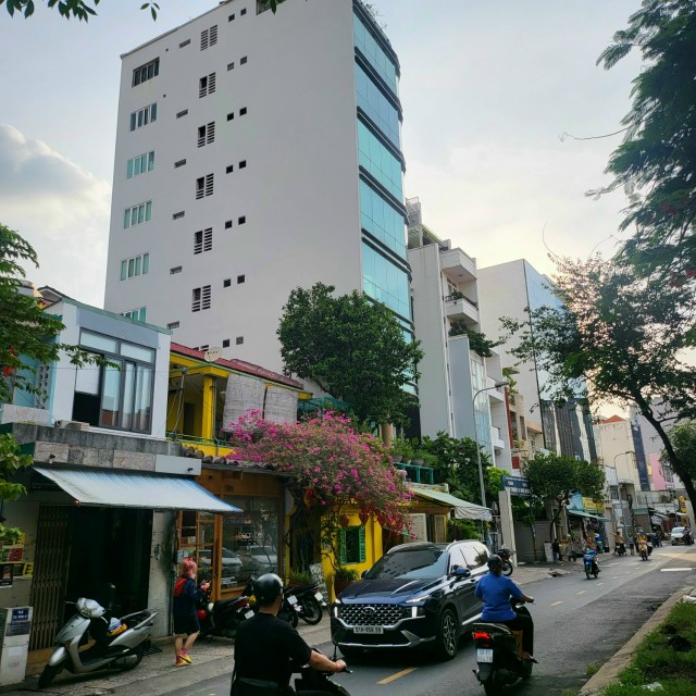 Nhà khai thác 150tr/th, MT Lê Văn Sỹ, Tân Bình, nhà 5 tầng, 5x30m, giá 26 tỷ còn TL