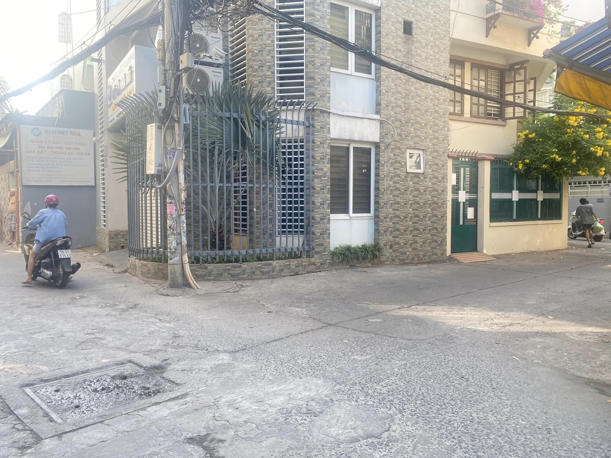 Bán Nhà Hẻm VIP Số 5 Nơ Trang Long, 62m2, Ngang 4,4m, 5 Phòng Ngủ - Nhỉnh 7 Tỷ