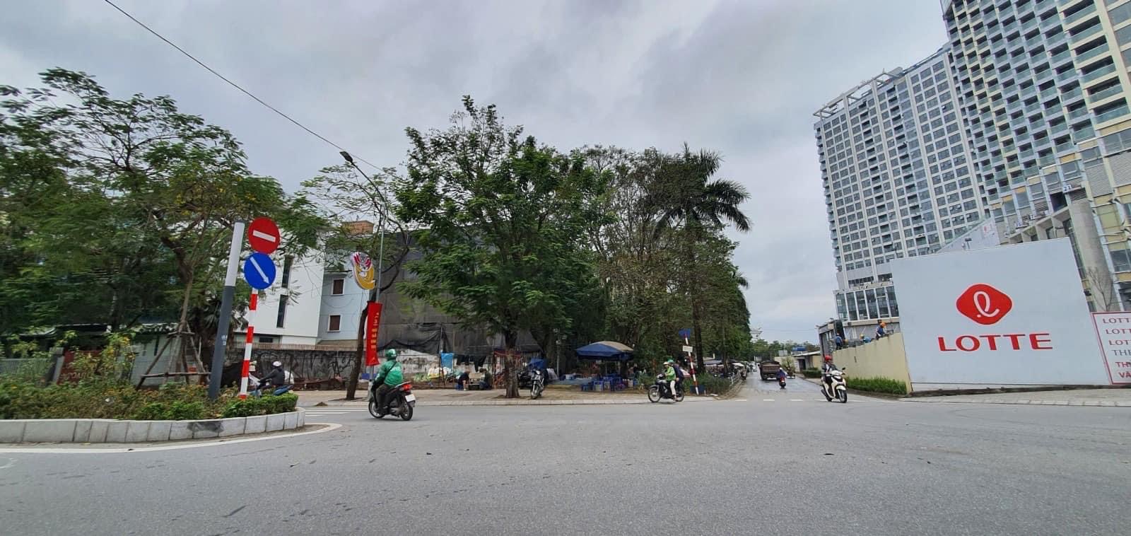 Bán 4 Mảnh Đất Mặt Đường Lạc Long Quân Cạnh Lotte. Diện Tích Từ 145m2-252m2. Sổ Đỏ Vuông Đét. Xây Toà Nhà Cực Đẹp