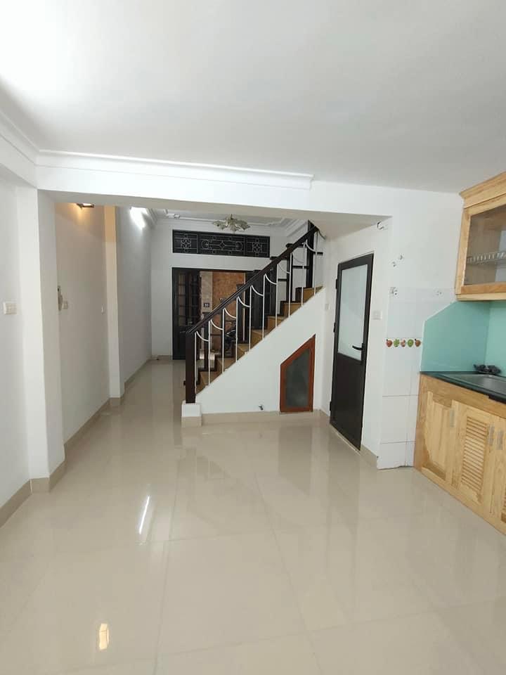 Bán Nhà Nguyễn Ngọc Vũ,Mặt Ngõ thông kinh doanh nhỏ,Ngõ ba gác tránh,50m ra phố,38m2*4tầng,mt:4m