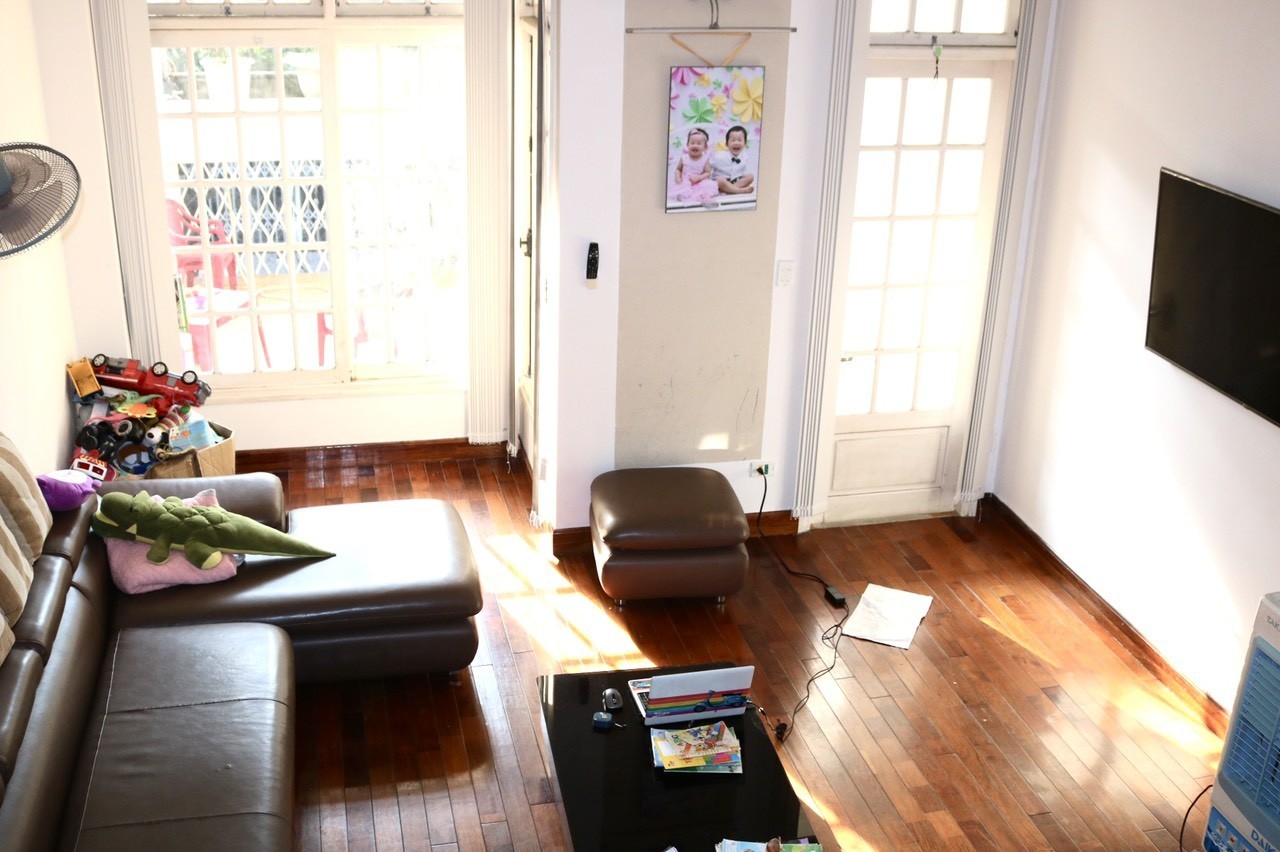 Bán nhà Mặt tiền đường Phan Huy Ôn, Quận Hải Châu, nhà 3 tầng, DT 73 m2, Ô tô đỗ. Gần Công viên Châu Á. Chỉ 6,8 tỷ.