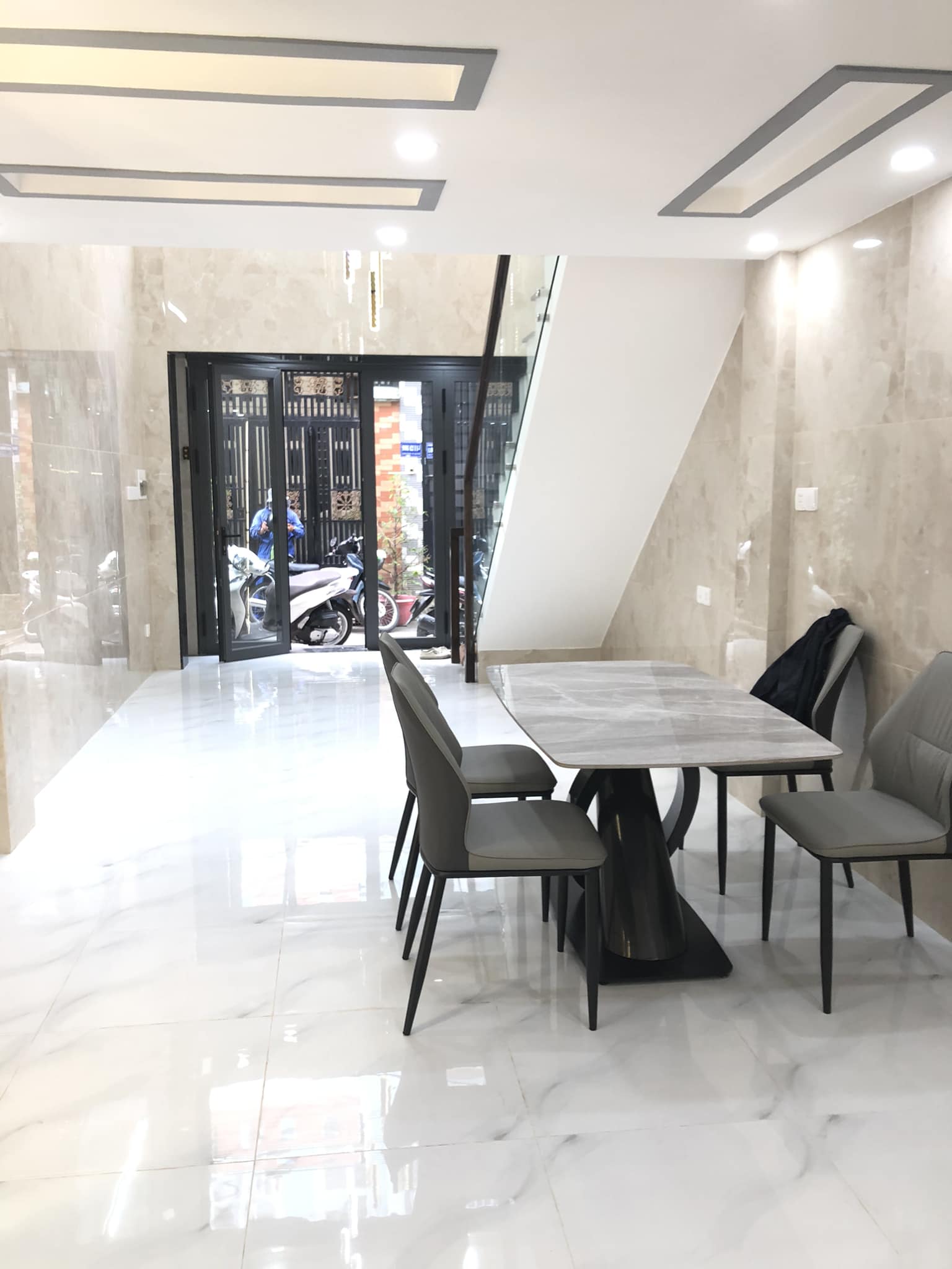 QUẬN 11- BÁN NHÀ NGỘP BÁN GẤP ĐƯỜNG LÊ ĐẠI HÀNH, 40M2, GIÁ 2.X TỶ