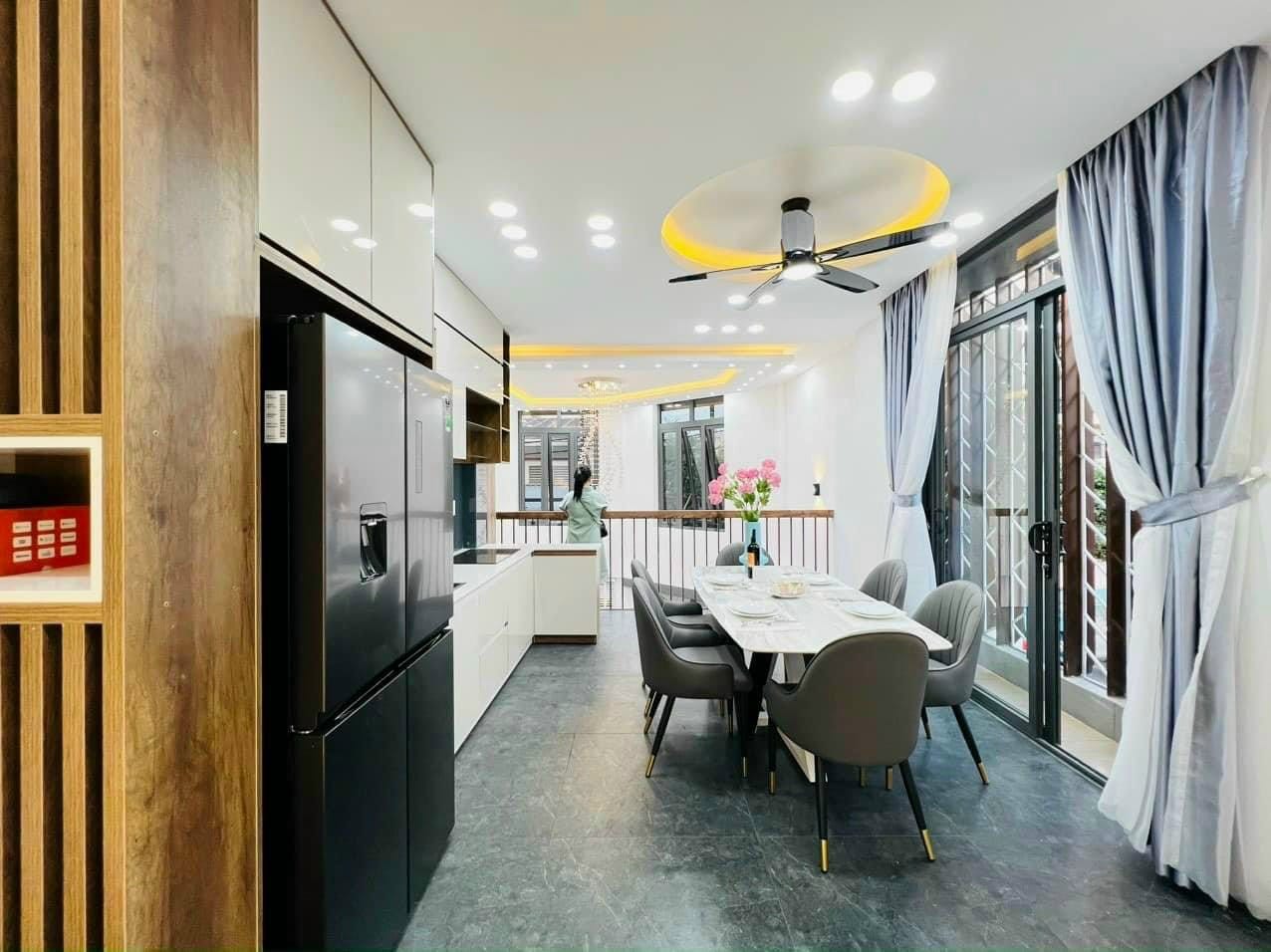 BÁN NHÀ ĐƯỜNG LẠC LONG QUÂN, P.10, Q.11 , 52M2 , NHỈNH 4 TỶ