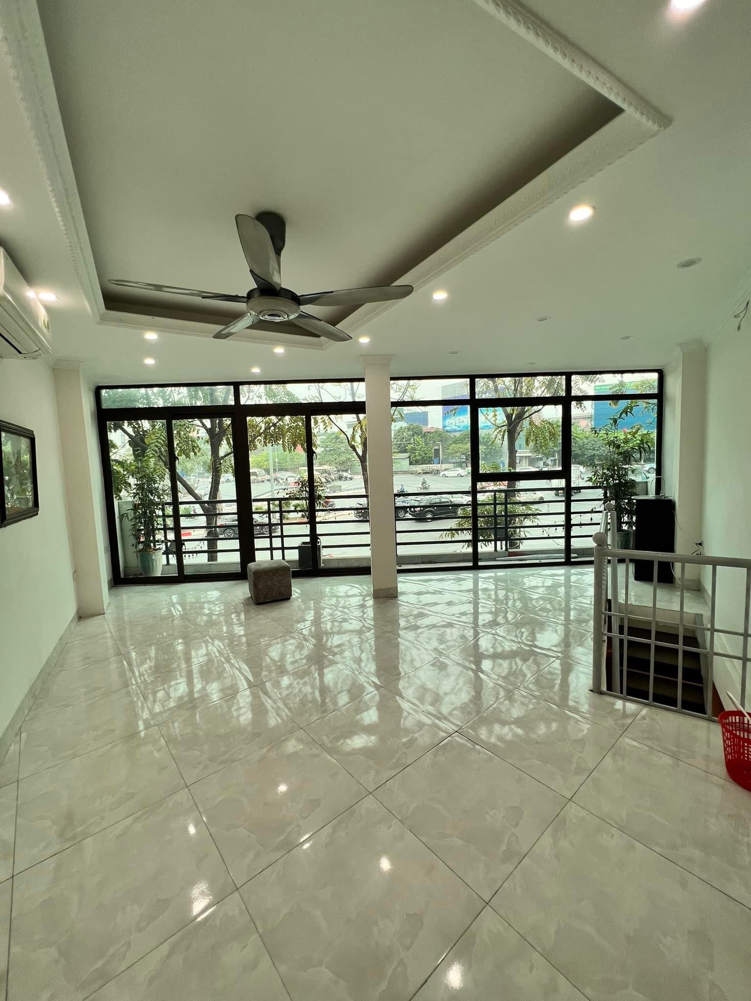 Mặt Phố Trần Khát Chân Lõi Hai Bà Trưng 61m2 x 5 Tầng Thang , MT 8m, Vỉa Hè Đá Bóng, View Hồ Hoàn Kiếm, Kdoanh Đỉnh, Chỉ 20 Tỷ