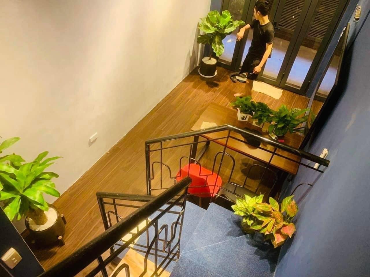 Bán nhà phân lô nhỏ hiếm Cát Linh, Đống Đa - 23m2 3 tầng 2 ngủ - vài bước ra phố - 2.7 tỷ