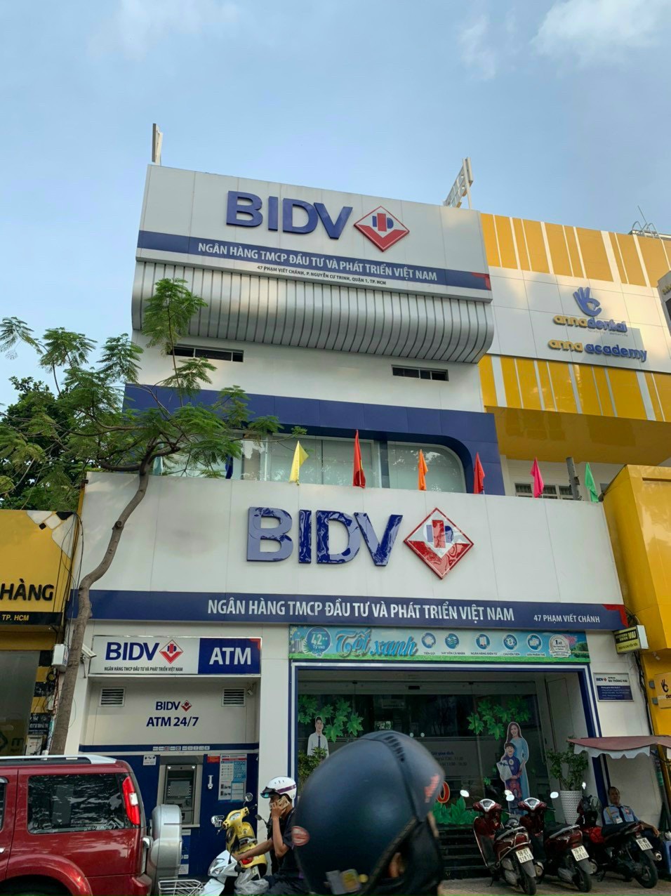 Cần Bán Gấp góc 2 mặt tiền đường Hoa Phượng, P. 2, Q. Phú Nhuận, DT 8x18m, 1 hầm 3 lầu, giá 39 tỷ