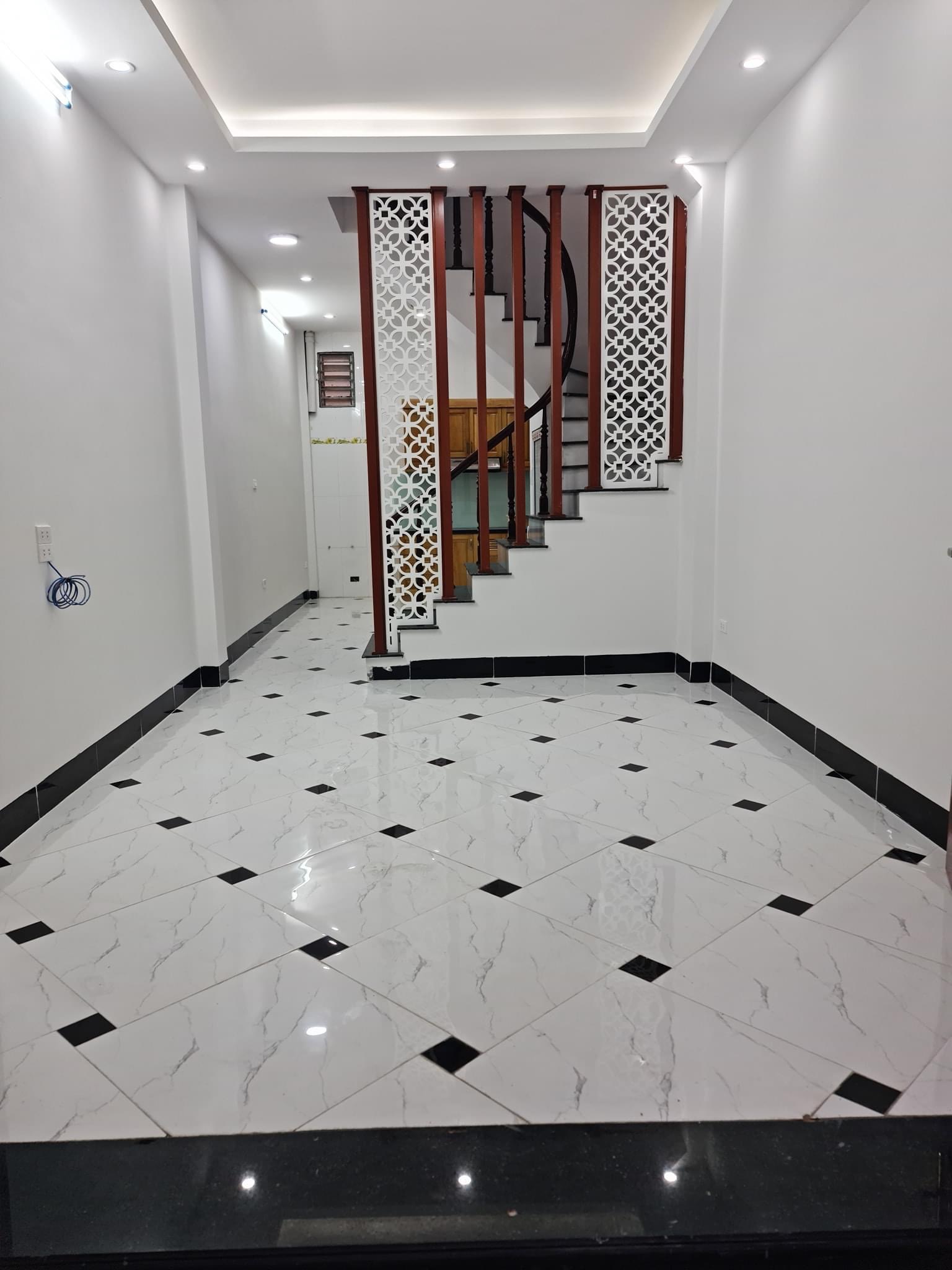 BÁN NHÀ 281 TRƯƠNG ĐỊNH QUẬN HOÀNG MAI - 35M 4 TẦNG MT 3.5M - CÁCH OTO 5 BƯỚC CHÂN NGÕ THÔNG NHÀ ĐẸP 4 NGỦ