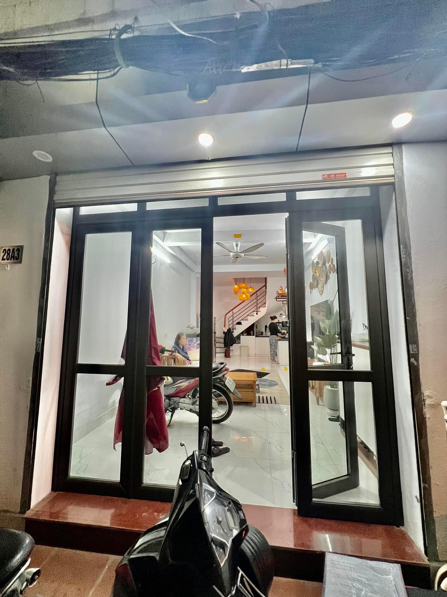 NHÀ 2.9 TỶ PHỐ TÂN MAI - 36M x 4 TẦNG - NGÕ THÔNG - 10M Ô TÔ TRÁNH - Ở LUÔN