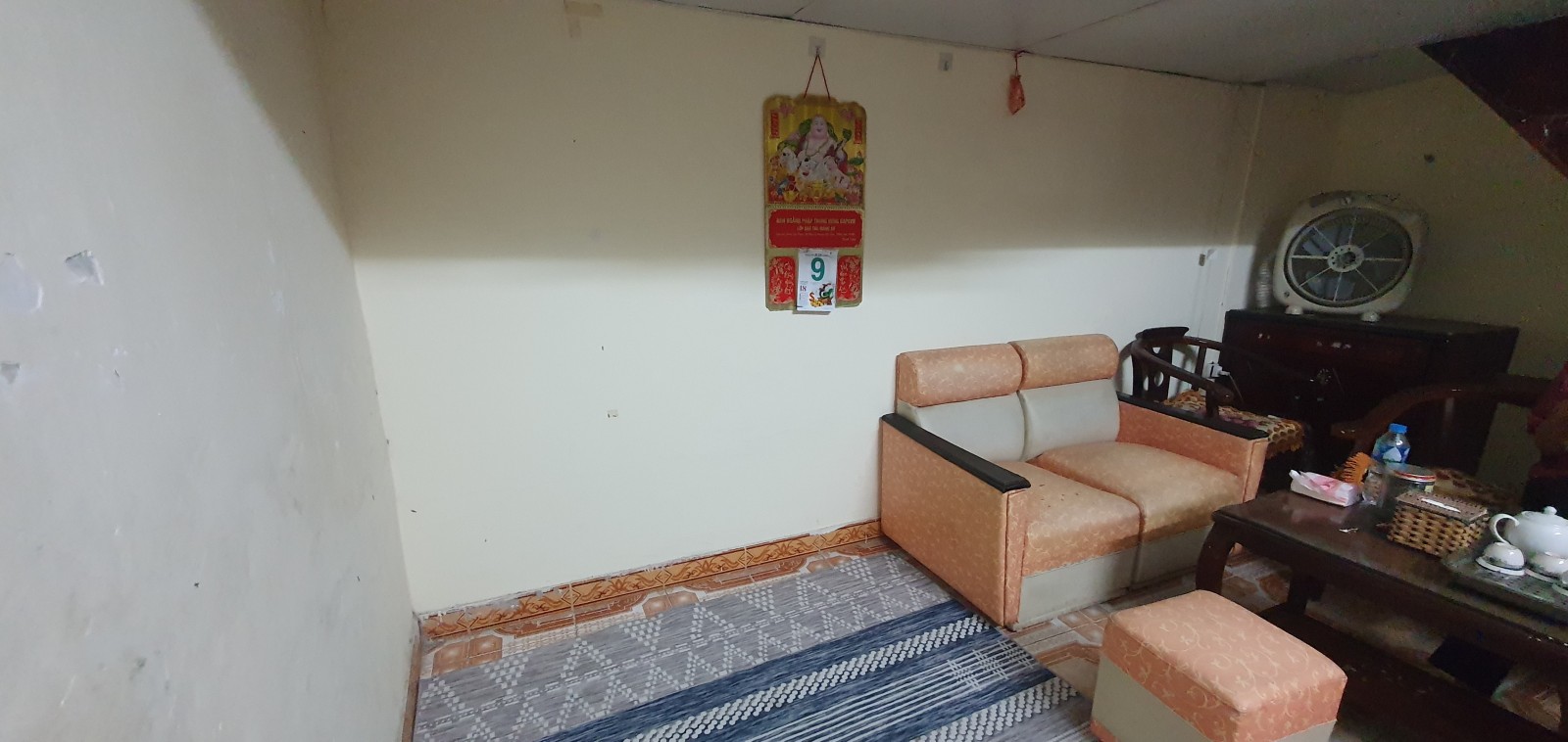 Bán nhà Hoàng Mai cách phố 1 nhà, ô tô tránh, Dt 21m, nhà 3 tầng, giá hơn 1 tỷ.
