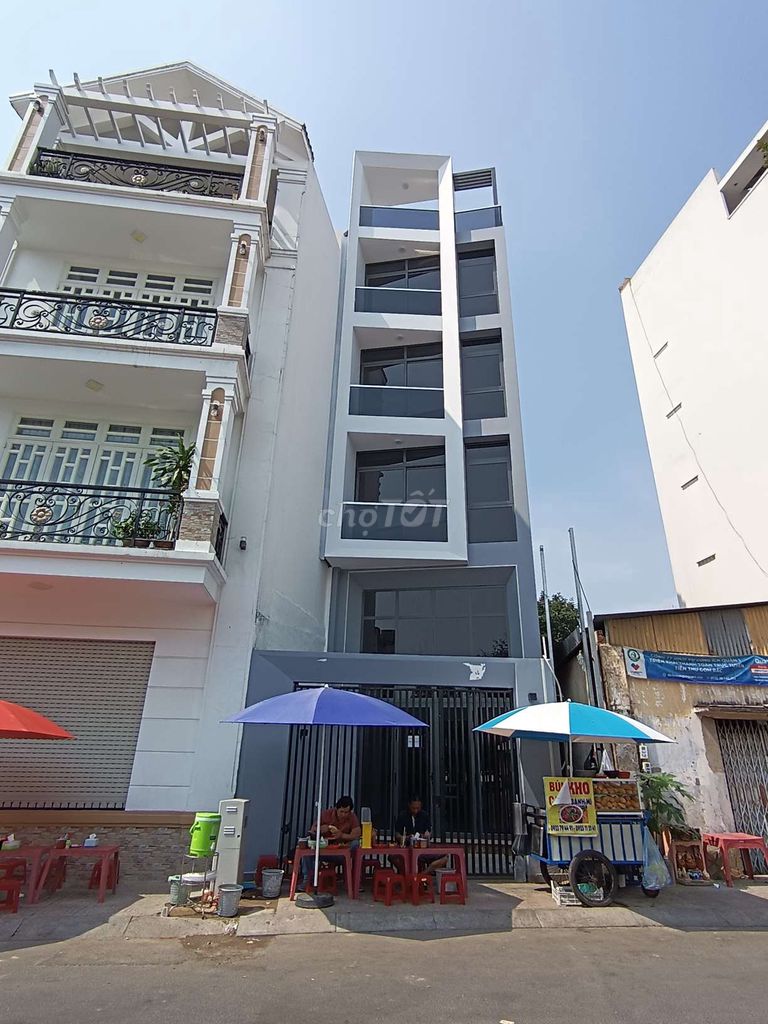 Bán nhà đường số 2 Cư Xá Đô Thành, Quận 3. DT 4,75 x 10m.