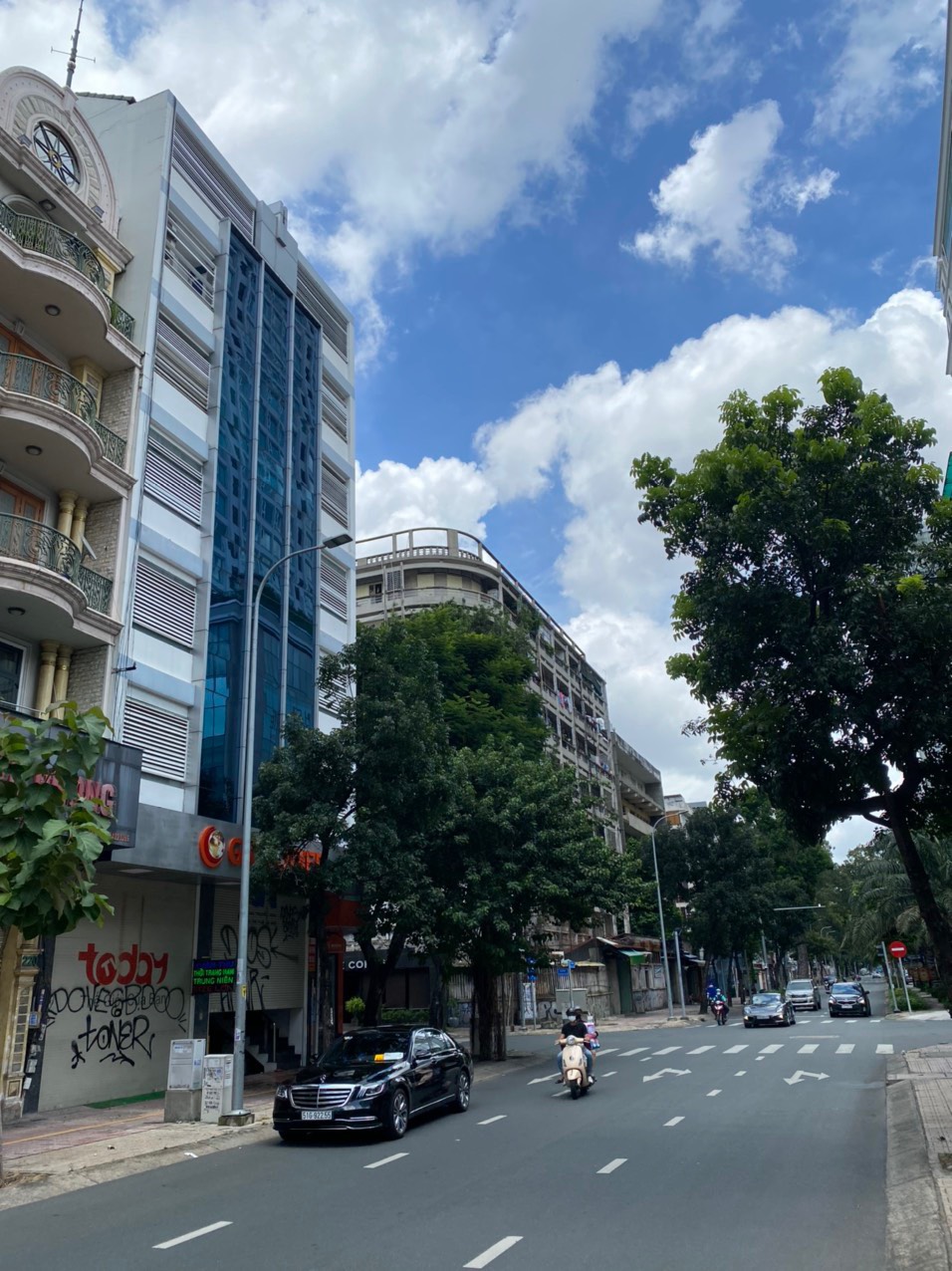 Bay nhanh nhà ở Trần Quang Khải P,Tân Định Q,1 DT:3x20 KC:trệt 2 lầu sân thượng Giá:65triệu/tháng