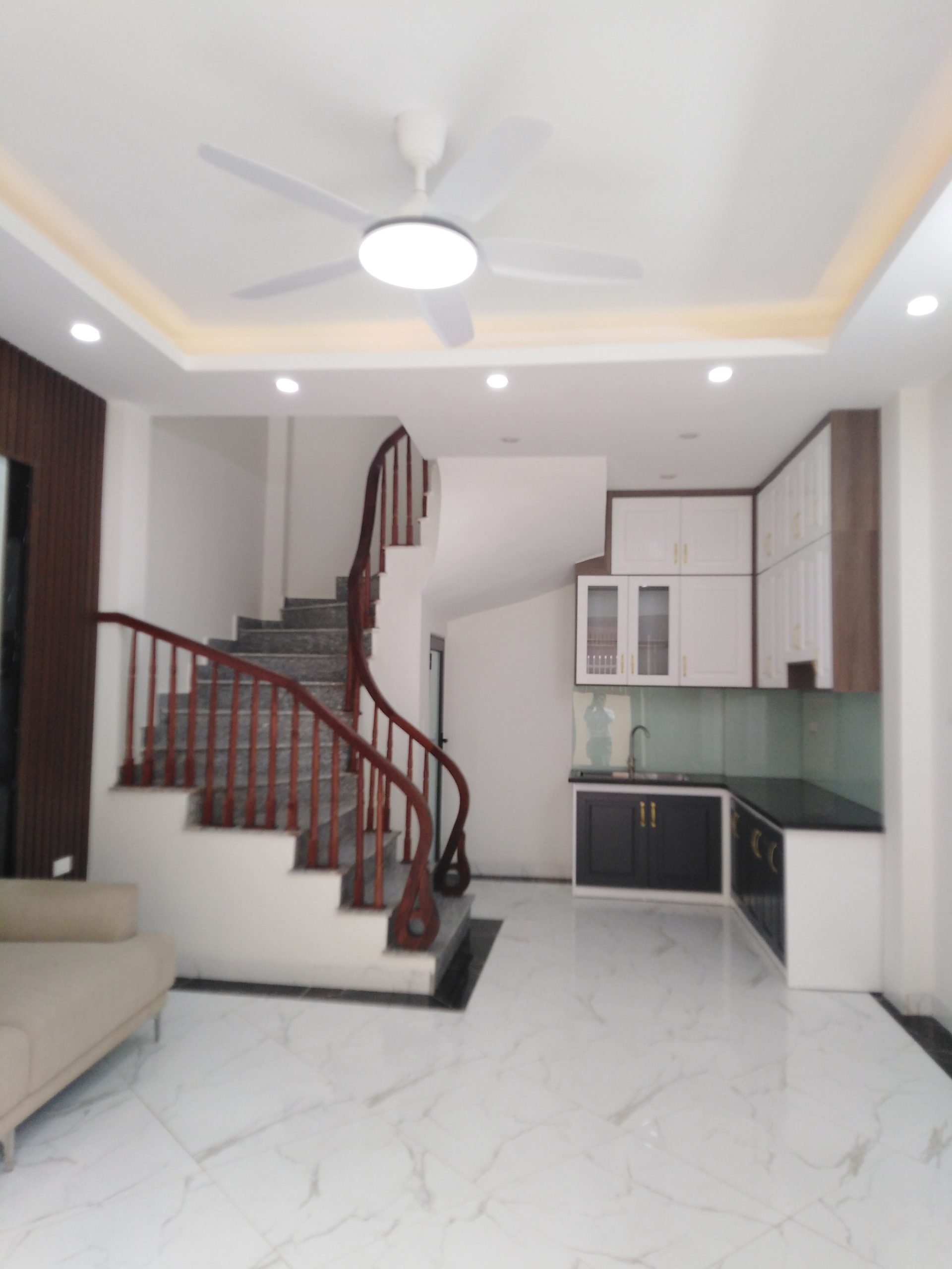 Bán nhà đường Đông Ngạc, Bắc Từ Liêm, 52m2, OTO, giá 4.9 tỷ: hung1st