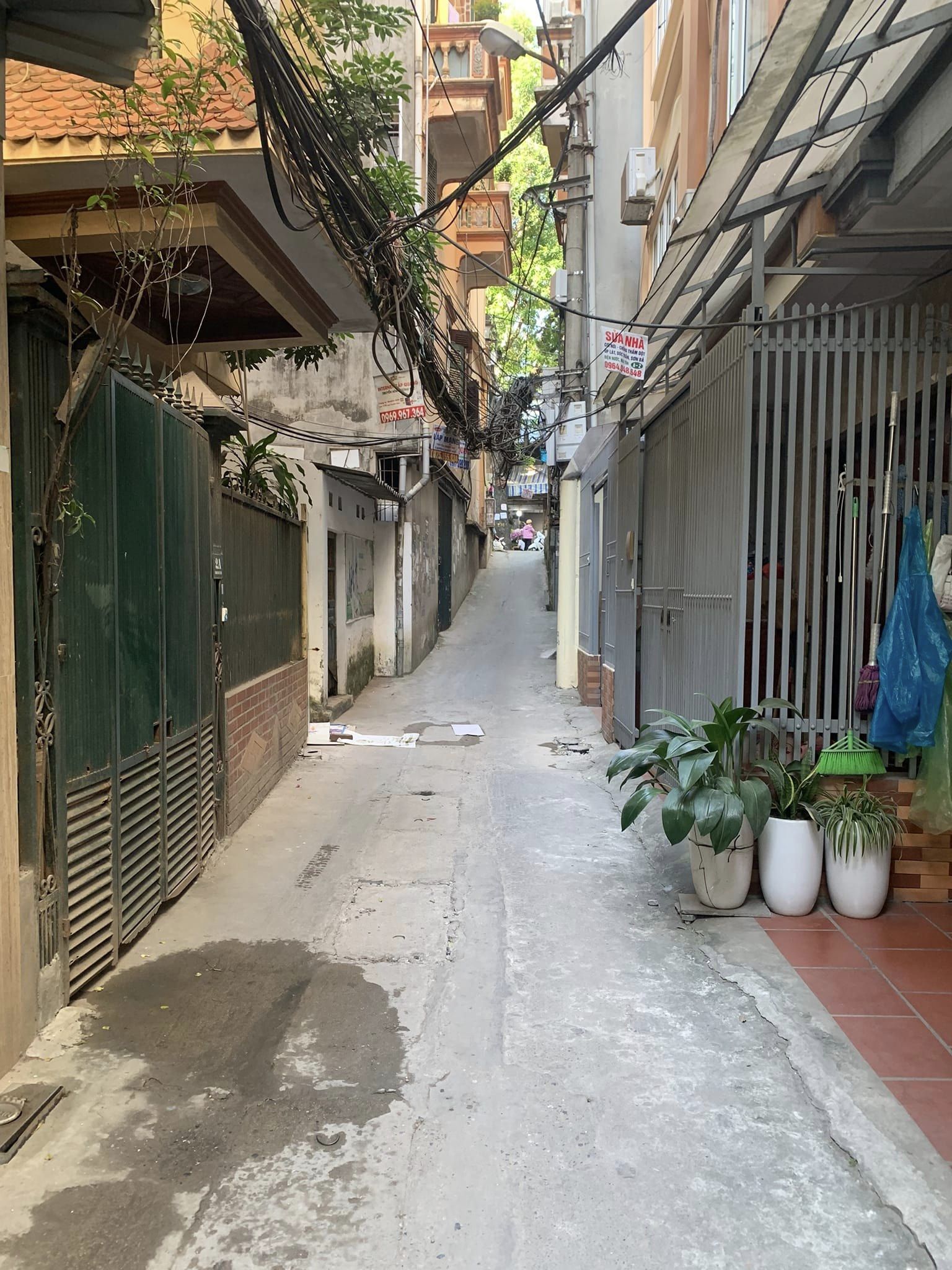 Bán nhà phố Hoàng Hoa Thám DT 32m 5 tầng MT 4,8m giá 3,8 tỷ