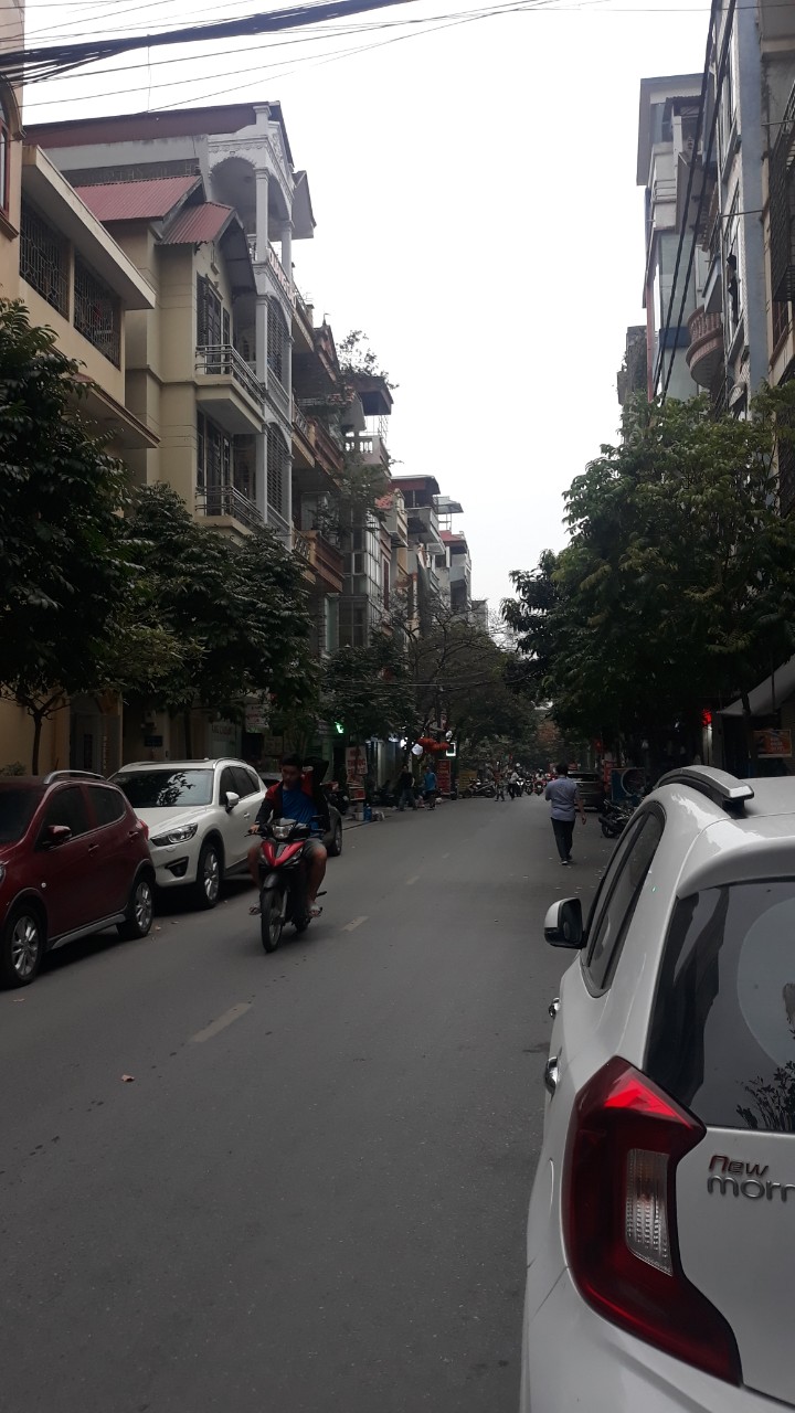 Bán nhà sát phố Nguyễn Khuyến, Văn Quán, Hà Đông 70m2x5T, 5MT, Giá đàm 15 tỷ