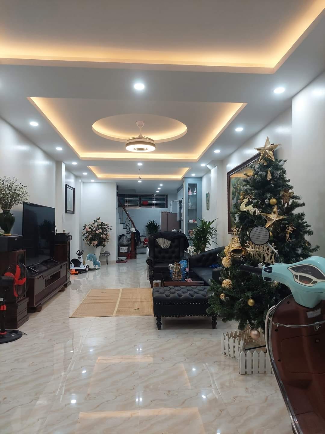 Bán nhanh nhà mới phố Trần Thái Tông- Cầu Giấy, Gần phố, 60m2 x5 Tầng MT4m, giá 8.75 tỷ.