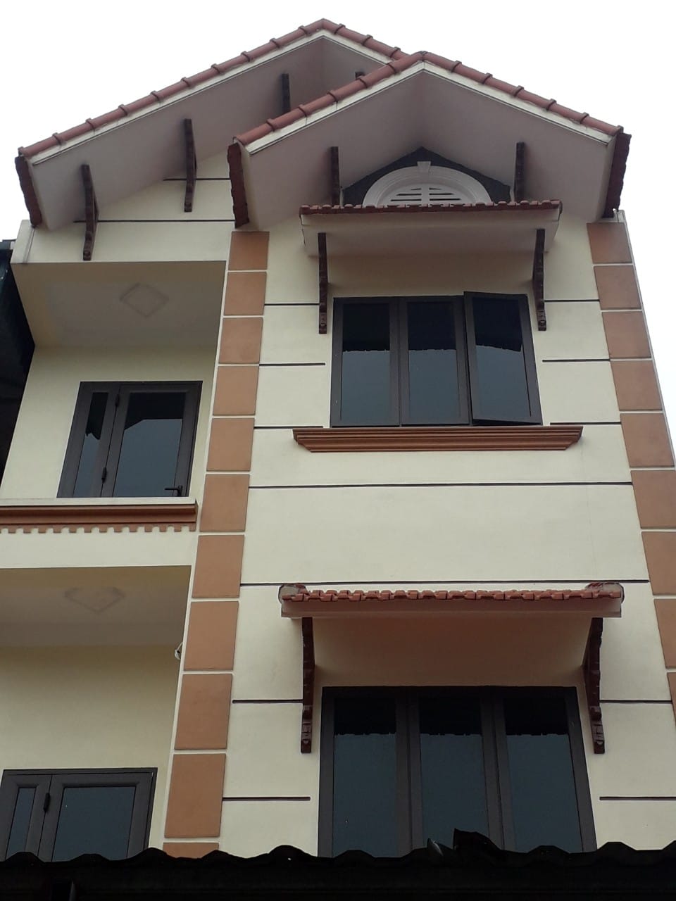 Giảm Sốc 500 triệu! Bán nhà mới Đặng Xá, Gia Lâm, 90m2, chỉ 3.7 tỷ