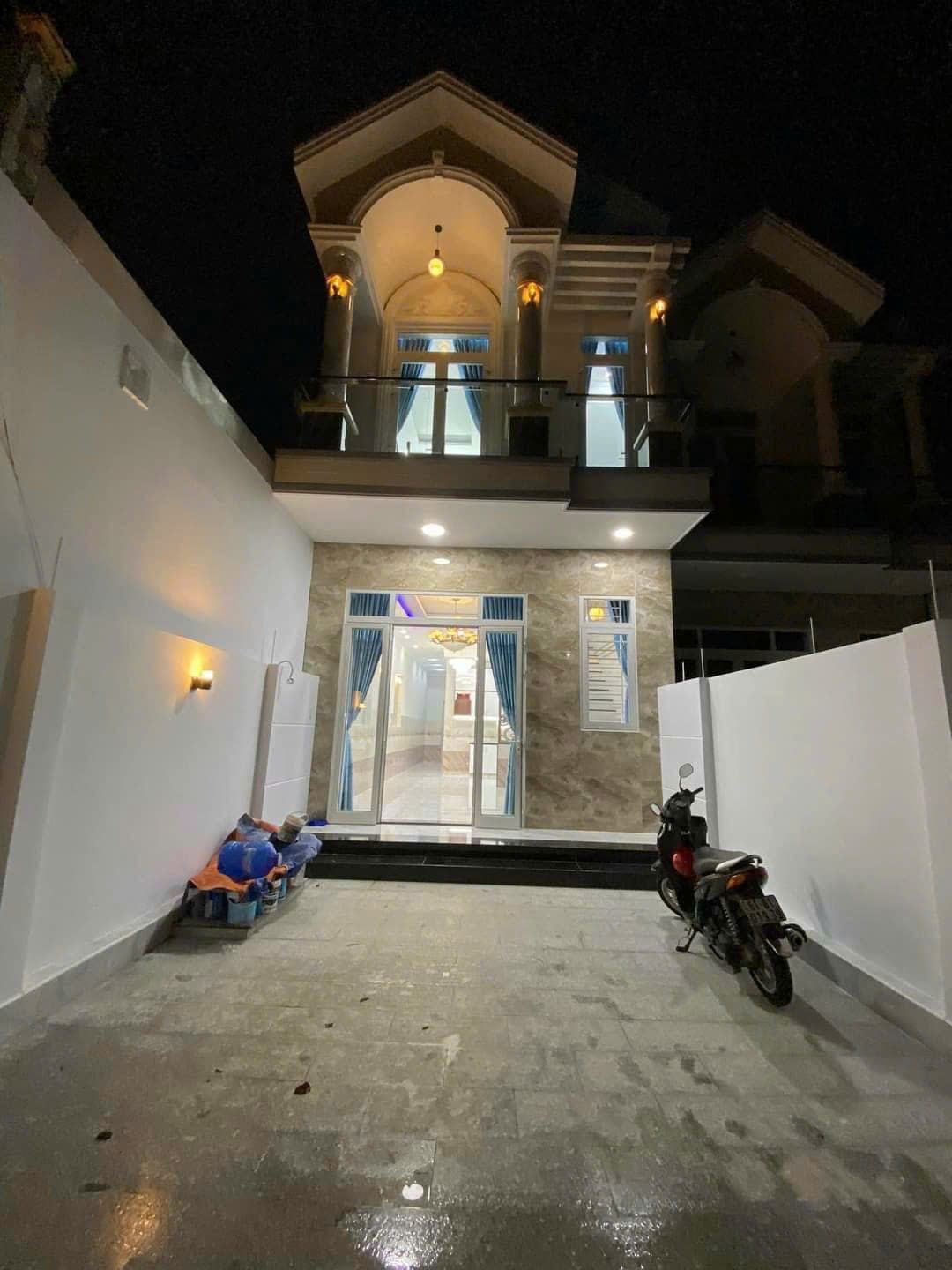 Nhà lầu mái thái thiết kế đẹp - mới hoàn toàn