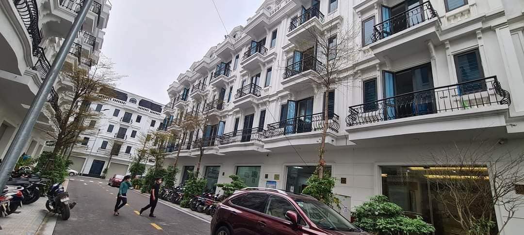 Bán liền kề Kiến Hưng, Xa La, Hà Đông 73m2x5T, 5m MT, giá đàm 10 tỷ.