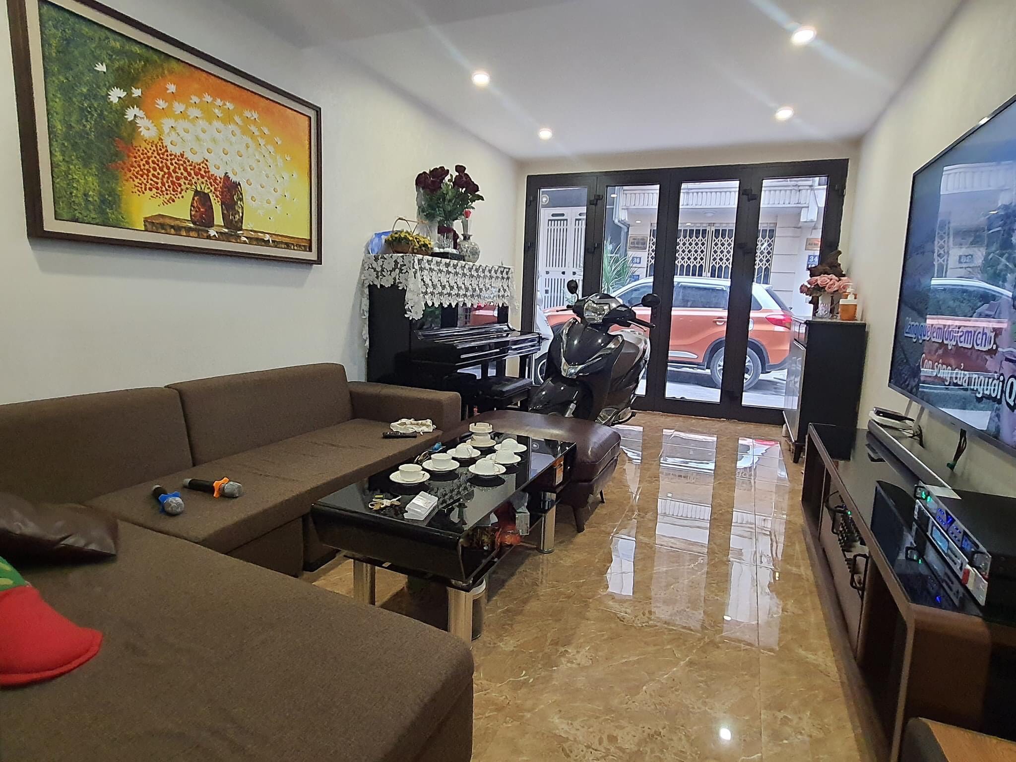 Bán nhà Thịnh Quang, Lô góc, Hai thoáng vĩnh viễn, Ô tô, 45m2, 5 tầng, Nhỉnh 5 tỷ.