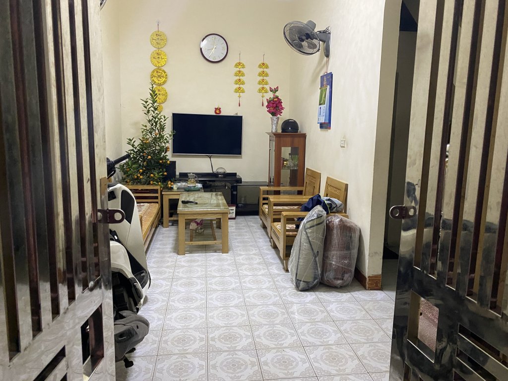 Chính chủ bán nhà đẹp 5 tầng ngõ 394 Đội Cấn Ba Đình, 3 bước ra phố, giá chỉ 2 tỷ