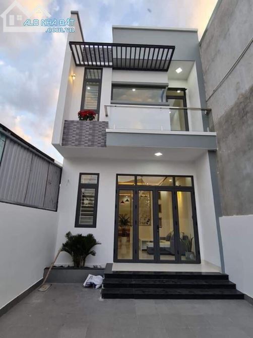 nhà NGỘP Bình Chánh chỉ 1ty750 ,sổ hồng riêng bán gấp,dọn vào ở ngay