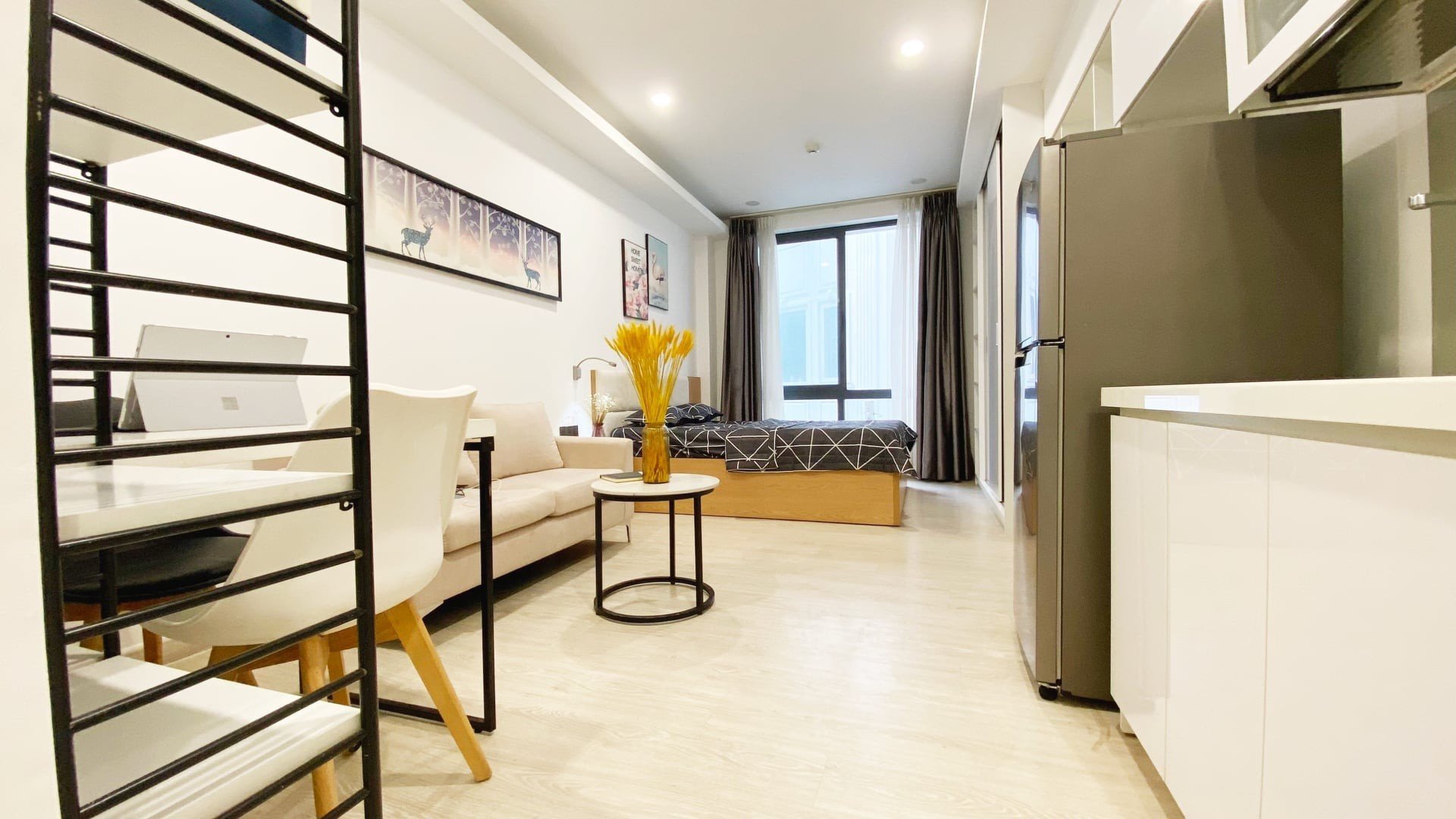 SPACIOUS 1-BEDROOM 40SQM - CHO THUÊ CĂN HỘ 40M2PRICE: 11.000.000 VND/MONTH