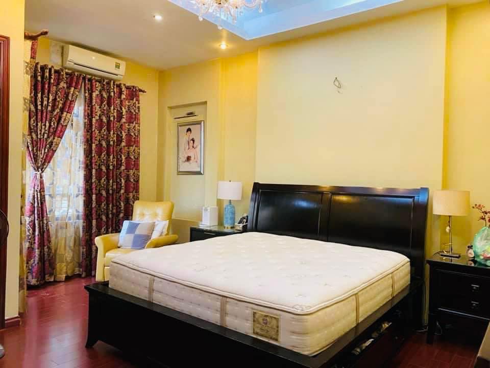 BÁN GẤP NHÀ 5 TẦNG PHỐ PL HOÀNG CẦU.DT:65M2.NGÕ Ô TÔ TRÁNH,CÓ VỈA HÈ.KD CHO THUÊ TỐT.