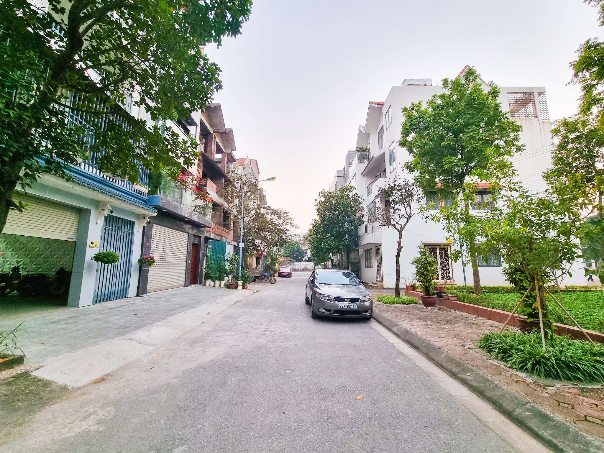 Bán đất khu đấu giá Việt Hưng, Long Biên, ô tô tránh, kinh doanh 75m, mặt: 4.8m, 10 tỷ