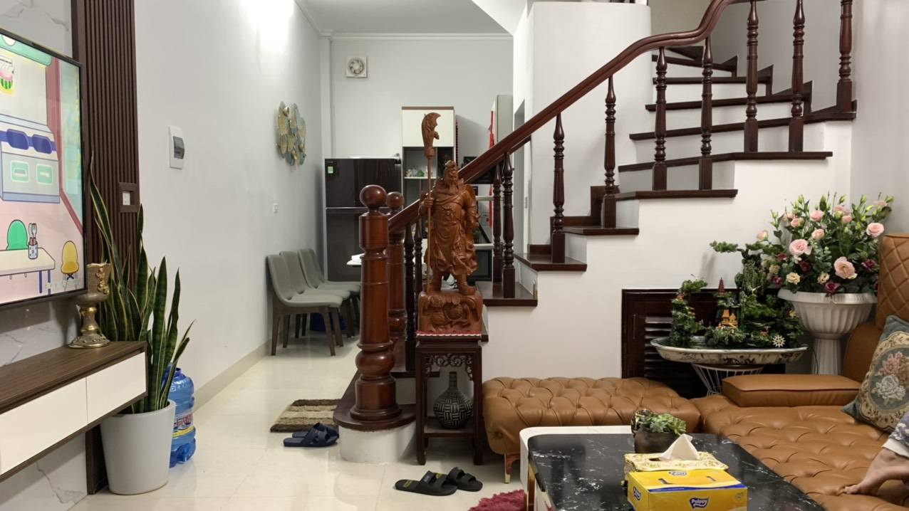 Chính chủ bán gấp nhà 3 tầng ngõ 195 Đội Cấn Ba Đình pháp lý đầy đủ, giá bán chỉ 6 tỷ, có thương lượng